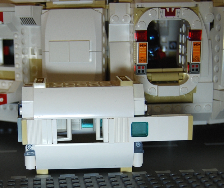pathfinder-escape-pod-detached-doors-open.jpg