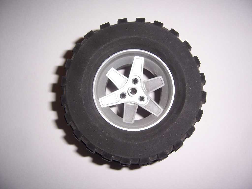 16_wheel-with-tires-inside_front.jpg