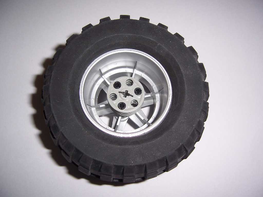 17_wheel-with-tires-inside_back.jpg