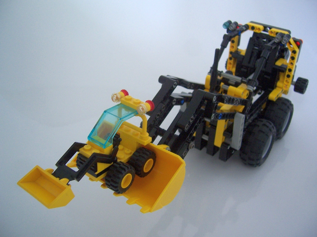 01_6512-landscape-loader-technic-tribute.jpg