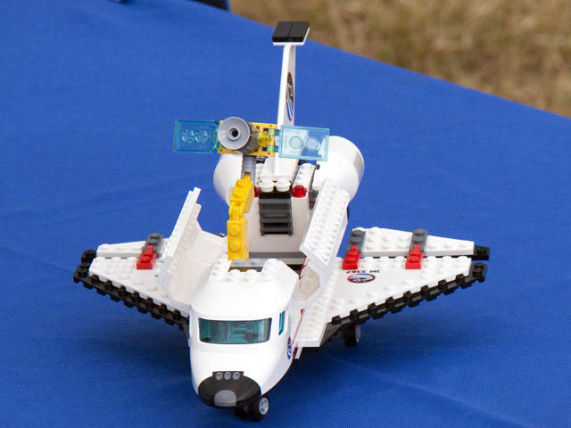 lego-shuttle-5_20101103114211_640_480.jpg