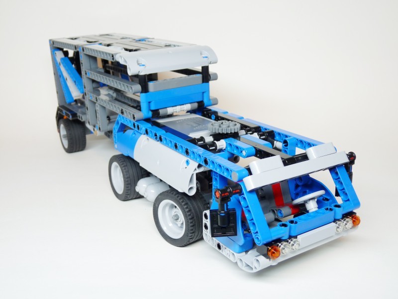 8052futuristic012.jpg