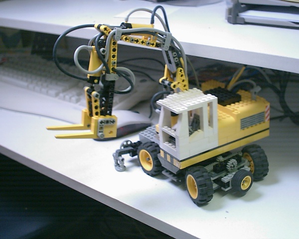 fork_lift.jpg