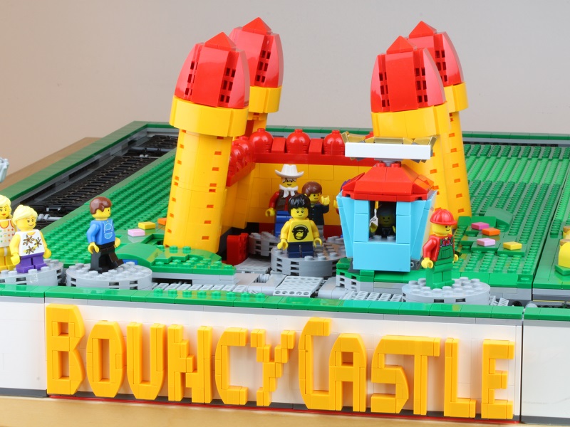 96_bouncy_castle.jpg