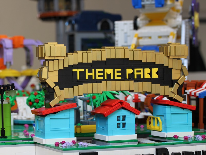 96_theme_park_entrance.jpg