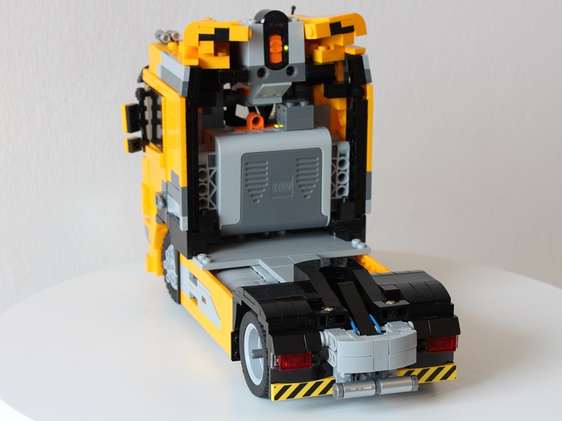 3_truck_rear.jpg