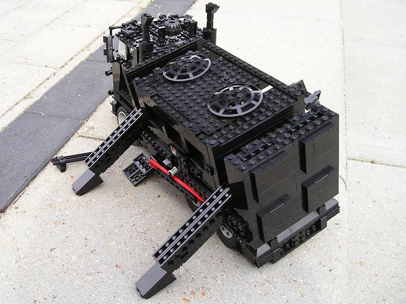 armed2.jpg