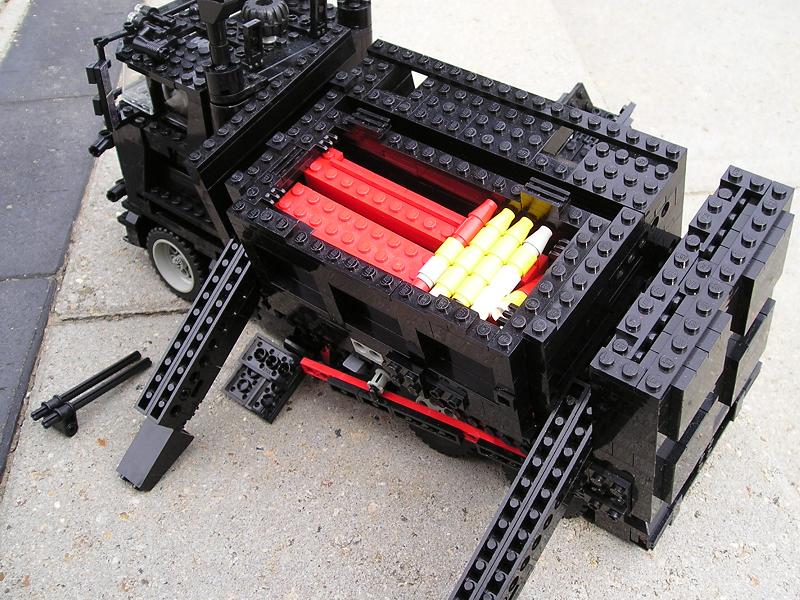armed4.jpg