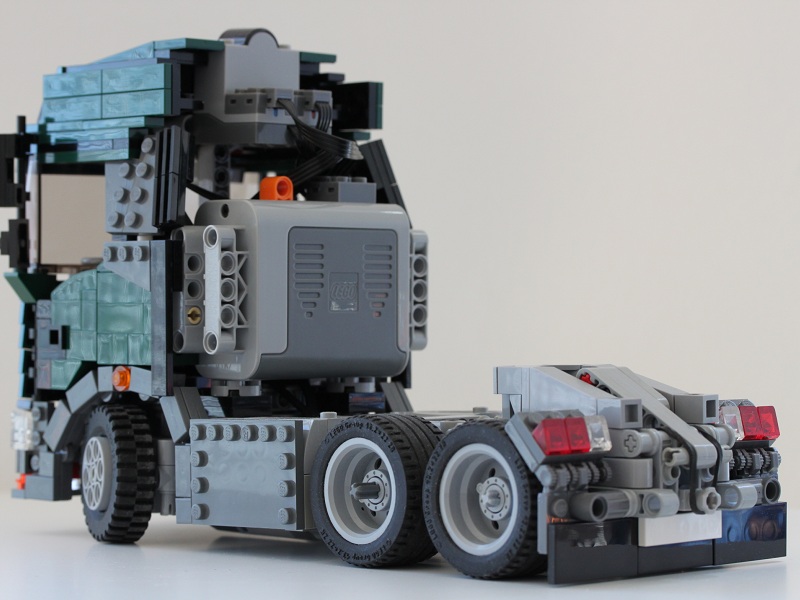 2rear.jpg