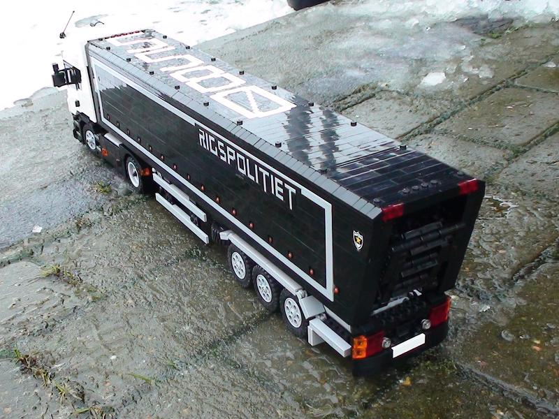 1rear.jpg