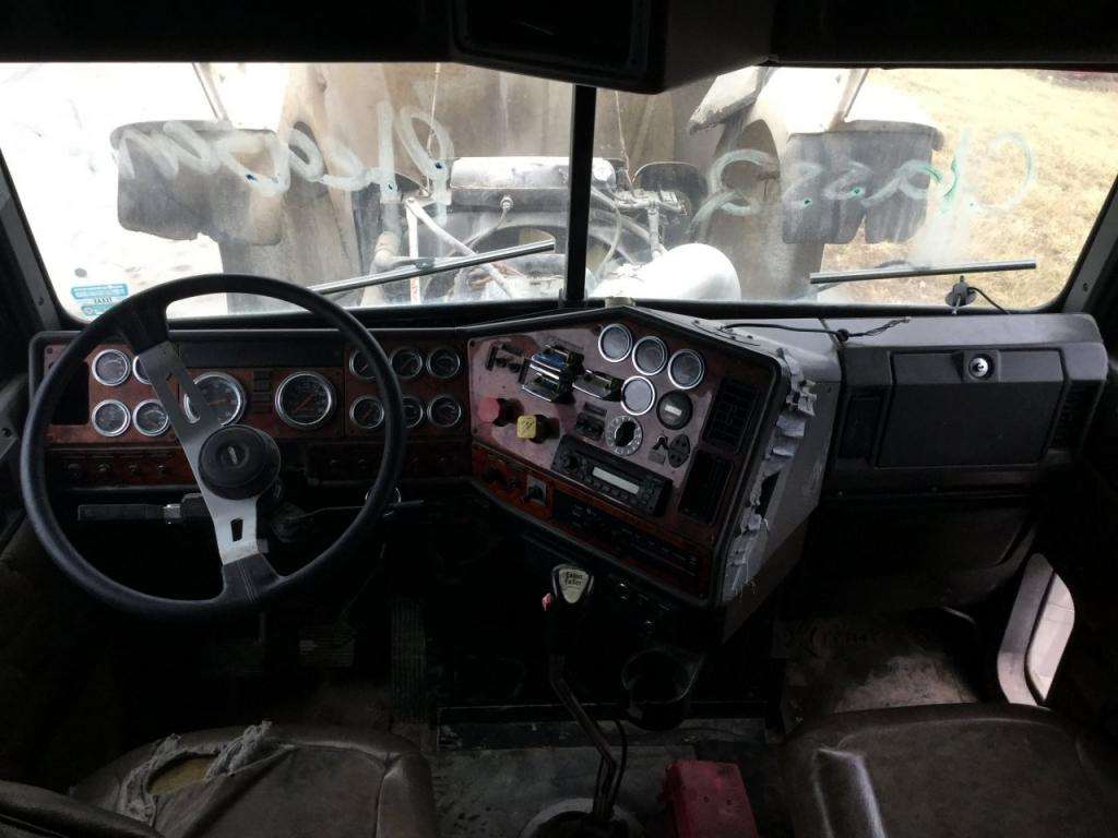 5_interior.jpg