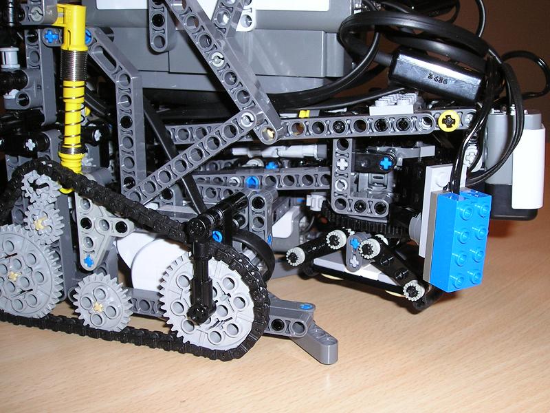 990pg_crane_inside.jpg