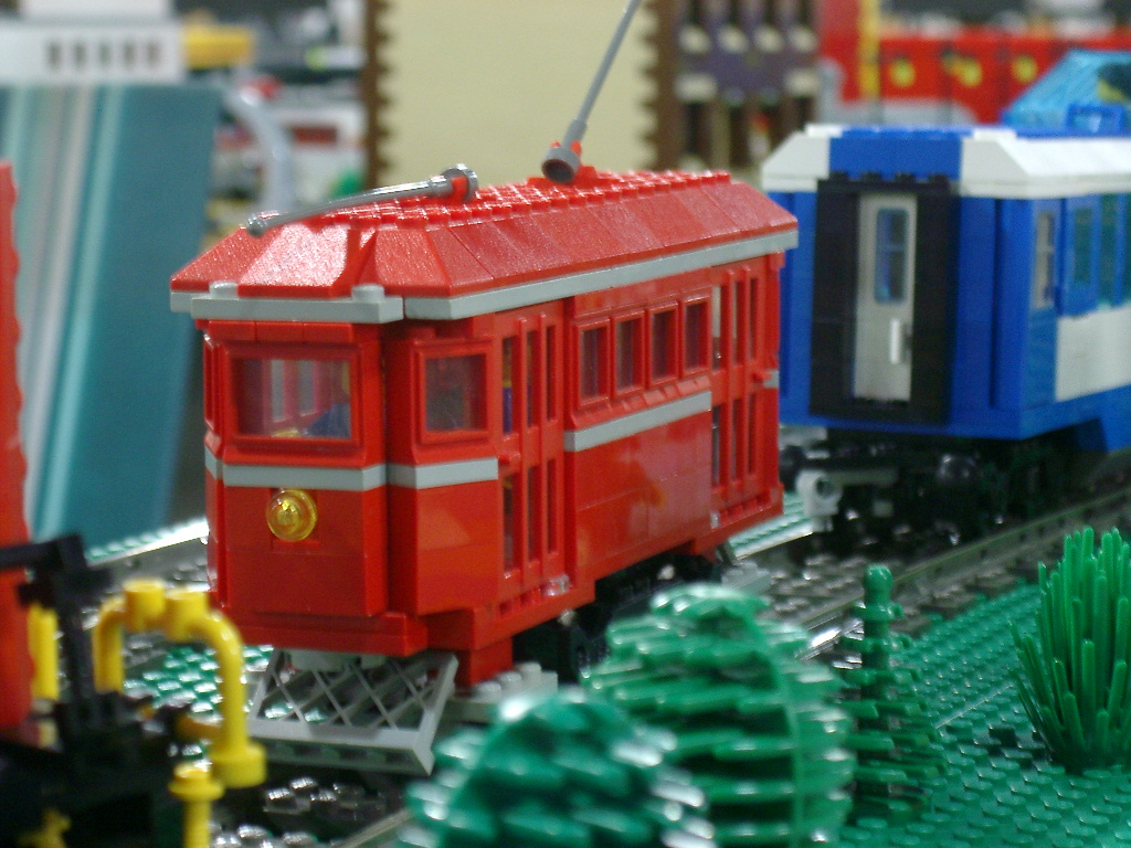trolley-red.jpg
