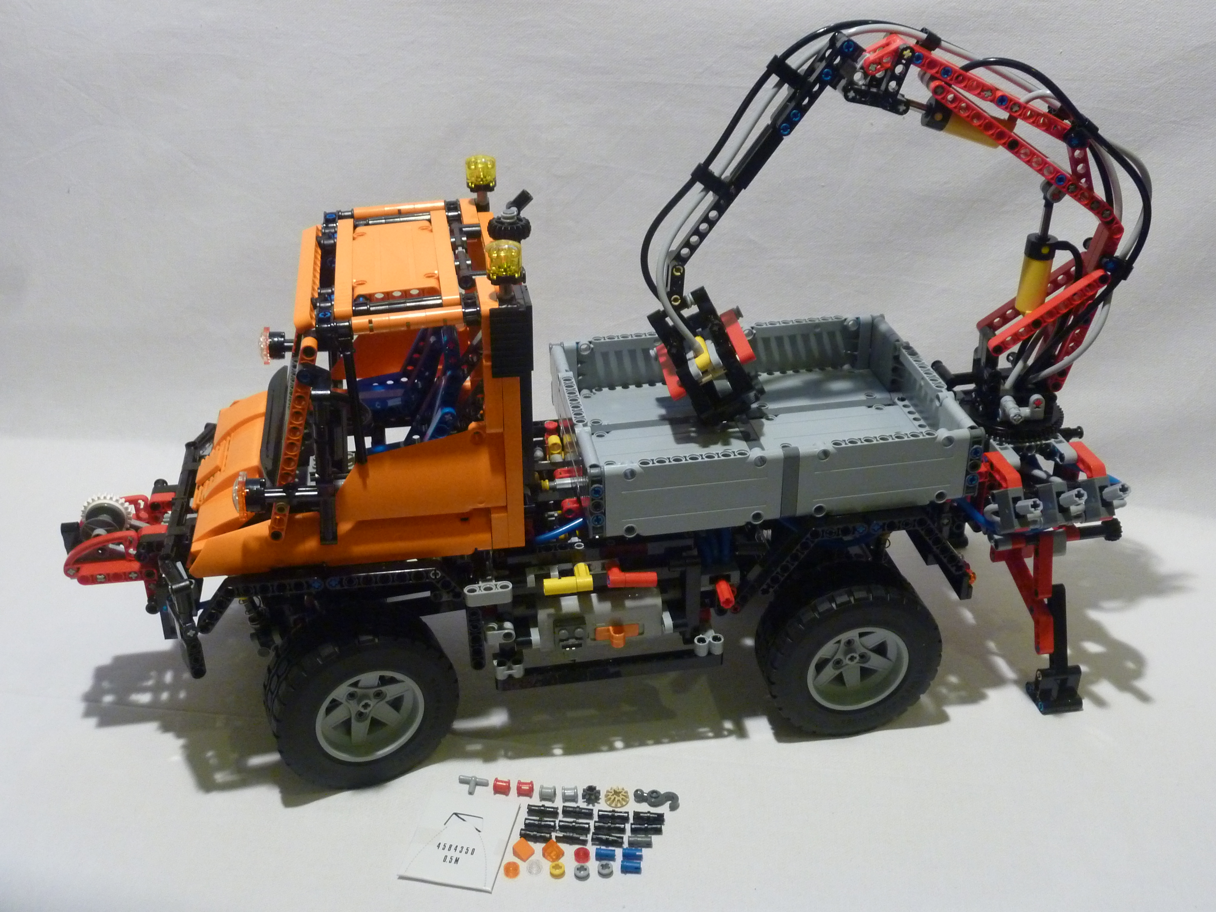 8110_unimog.jpg