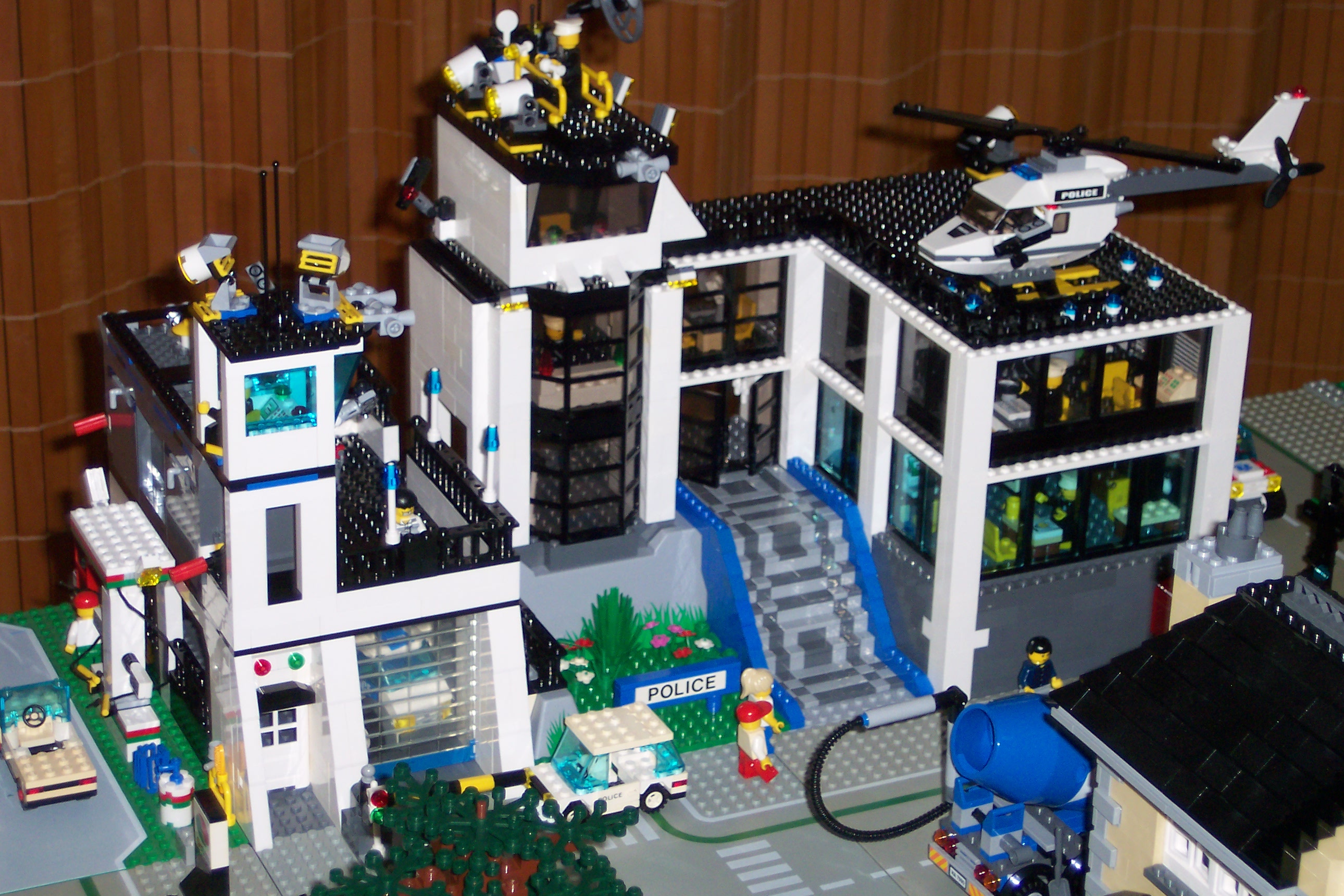 01_police_station.jpg