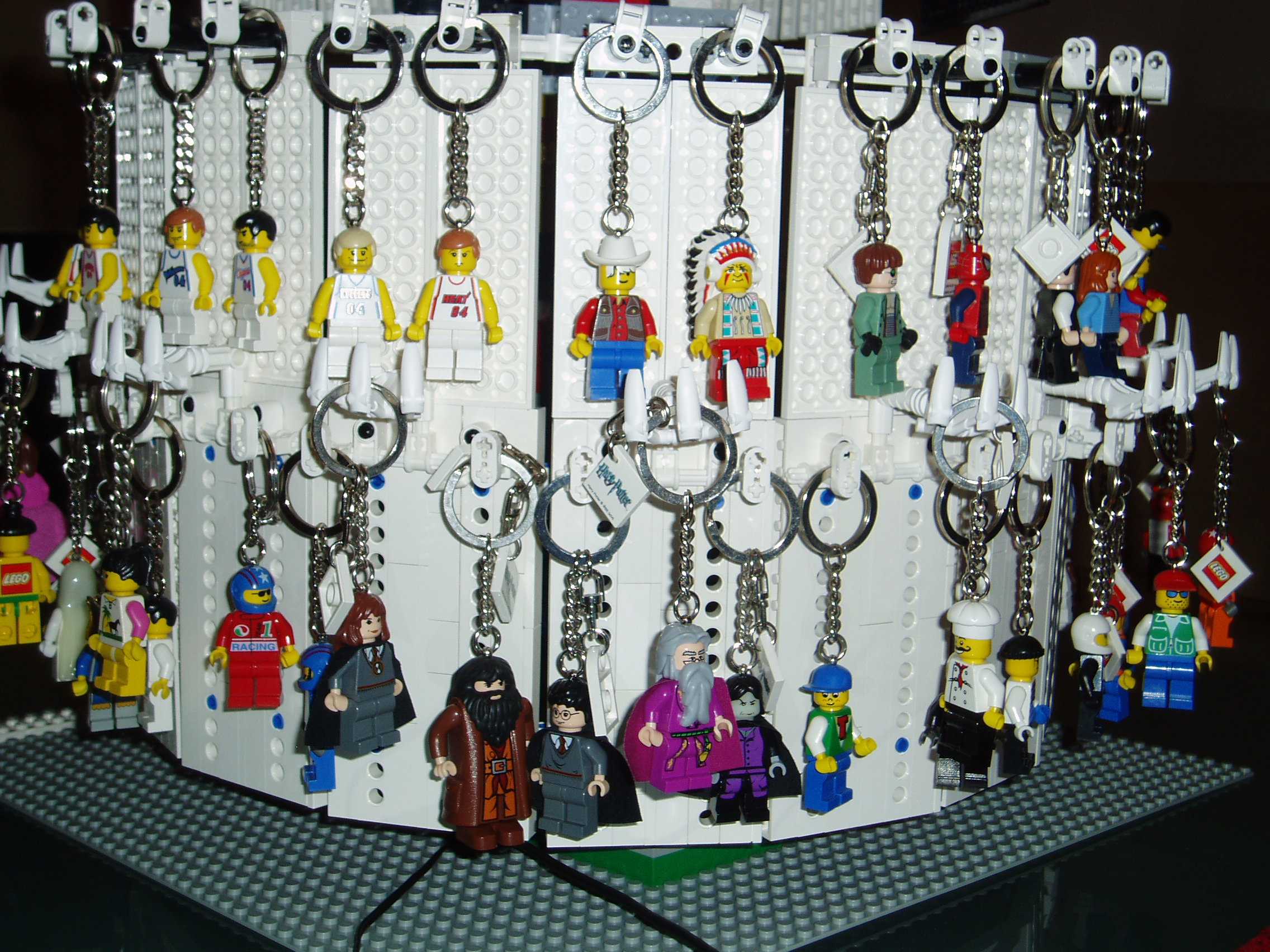 chains2.jpg
