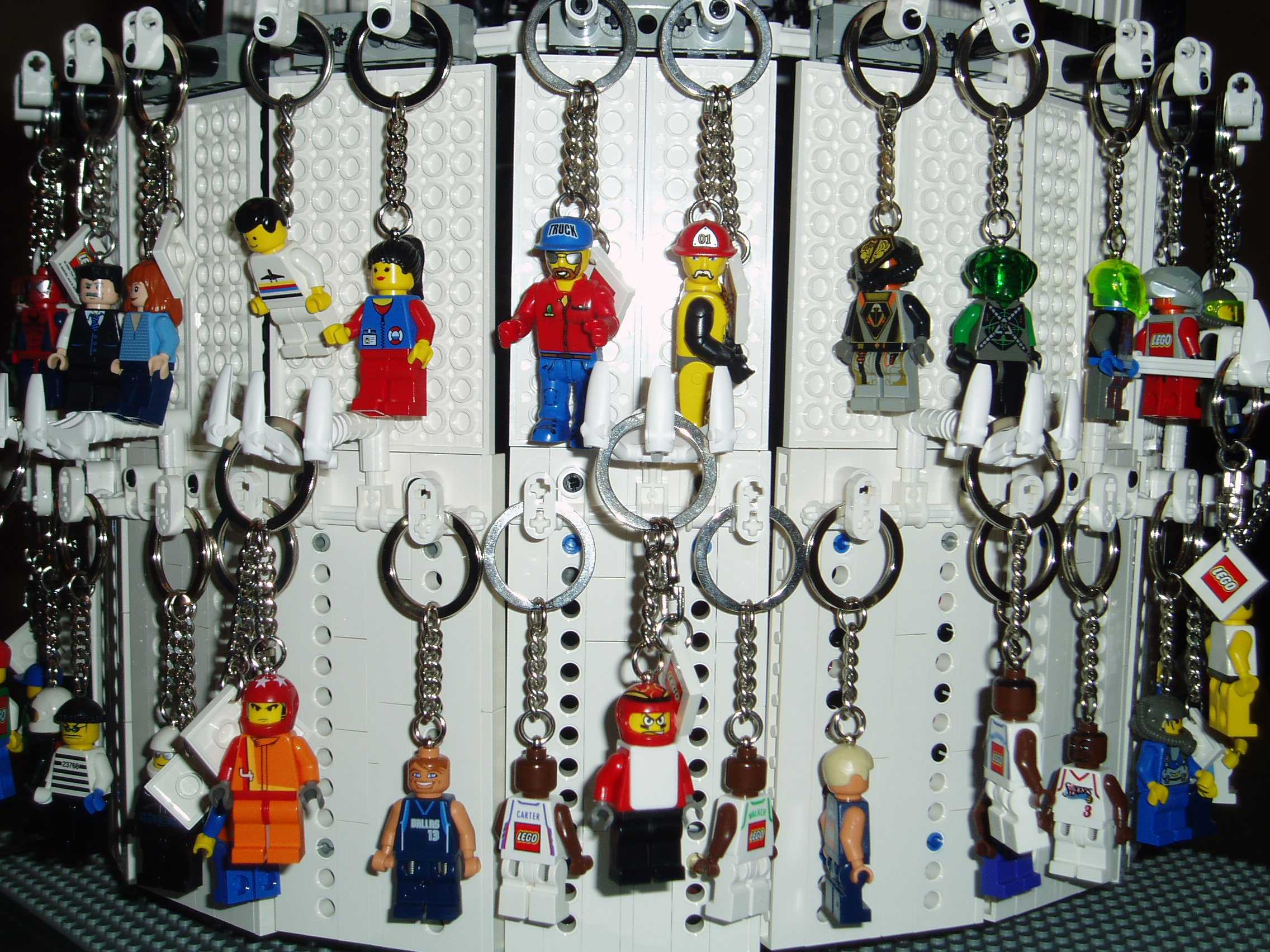 chains4.jpg