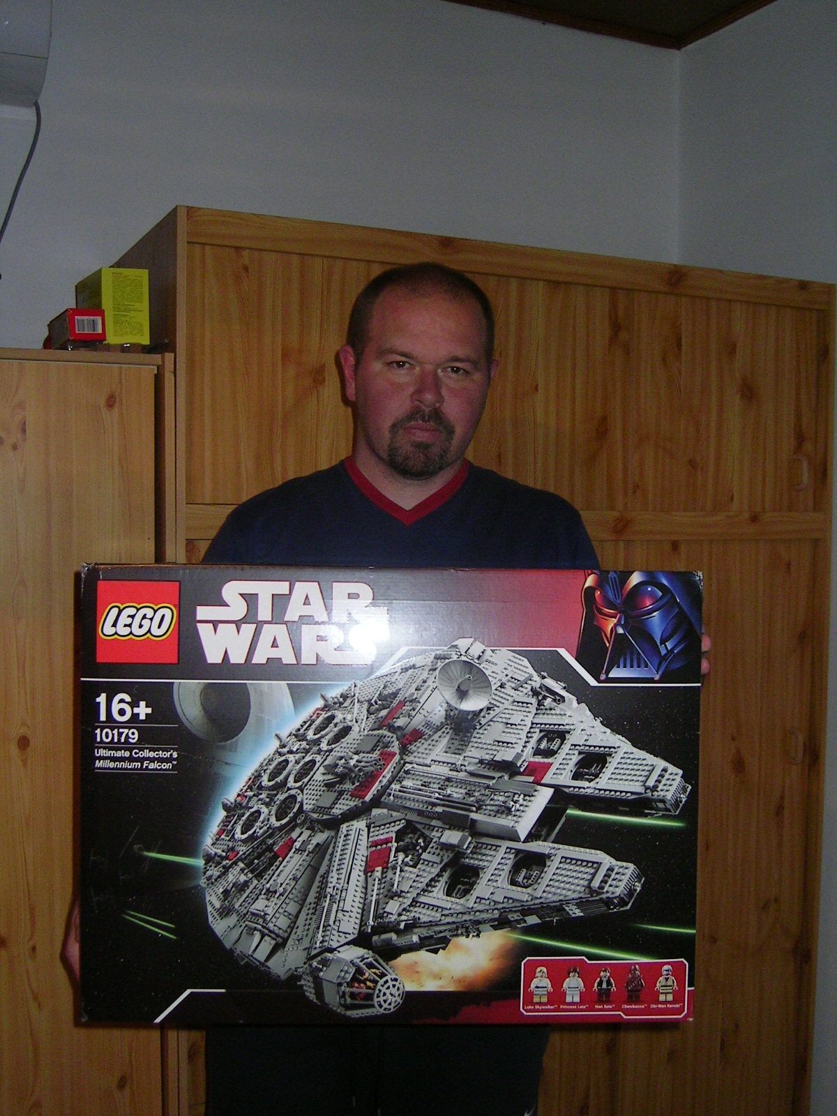 10179_millennium_falcon_ucs_01.jpg