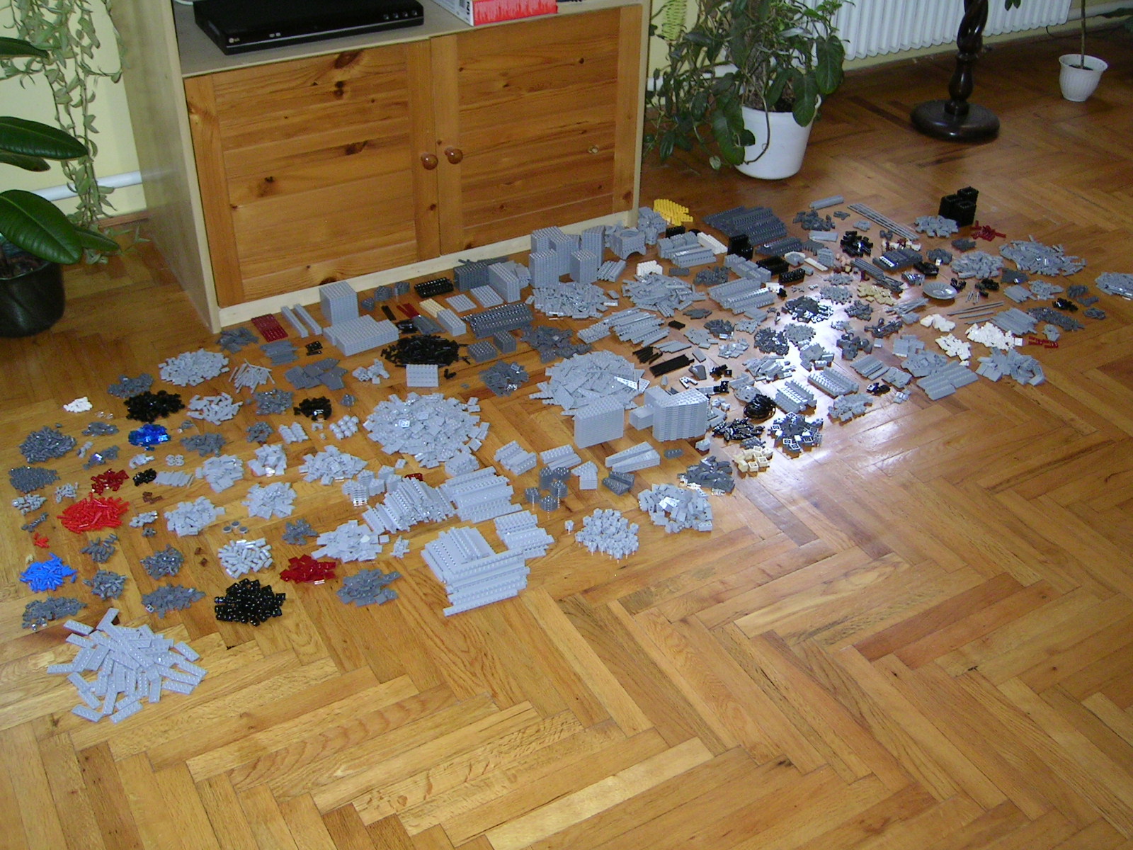 10179_millennium_falcon_ucs_02.jpg