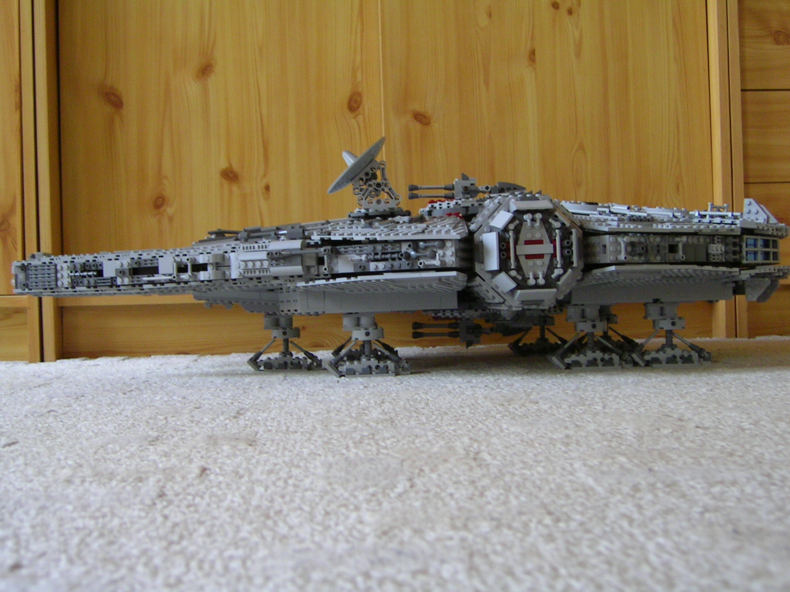 10179_millennium_falcon_ucs_27.jpg