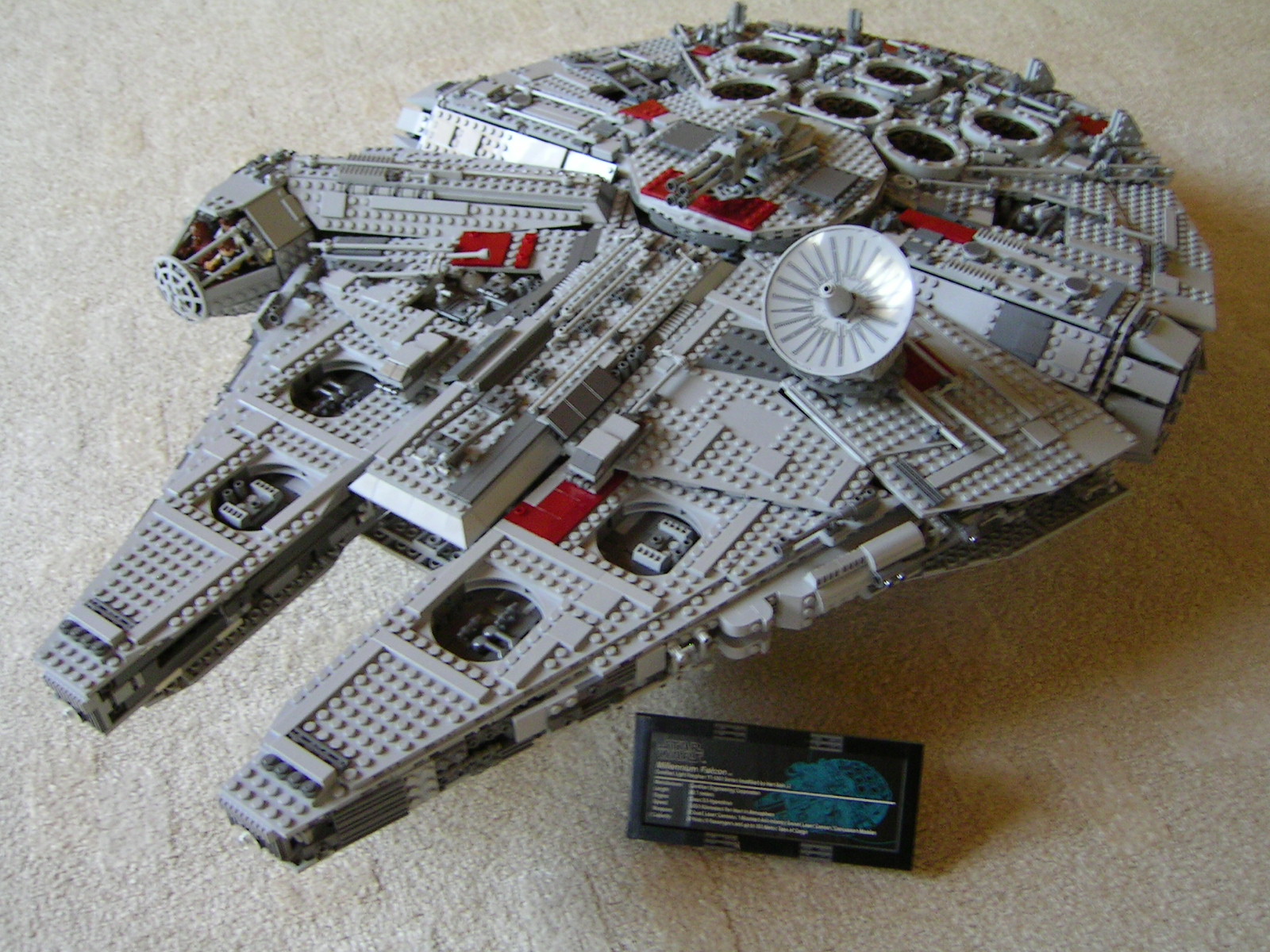 10179_millennium_falcon_ucs_31.jpg