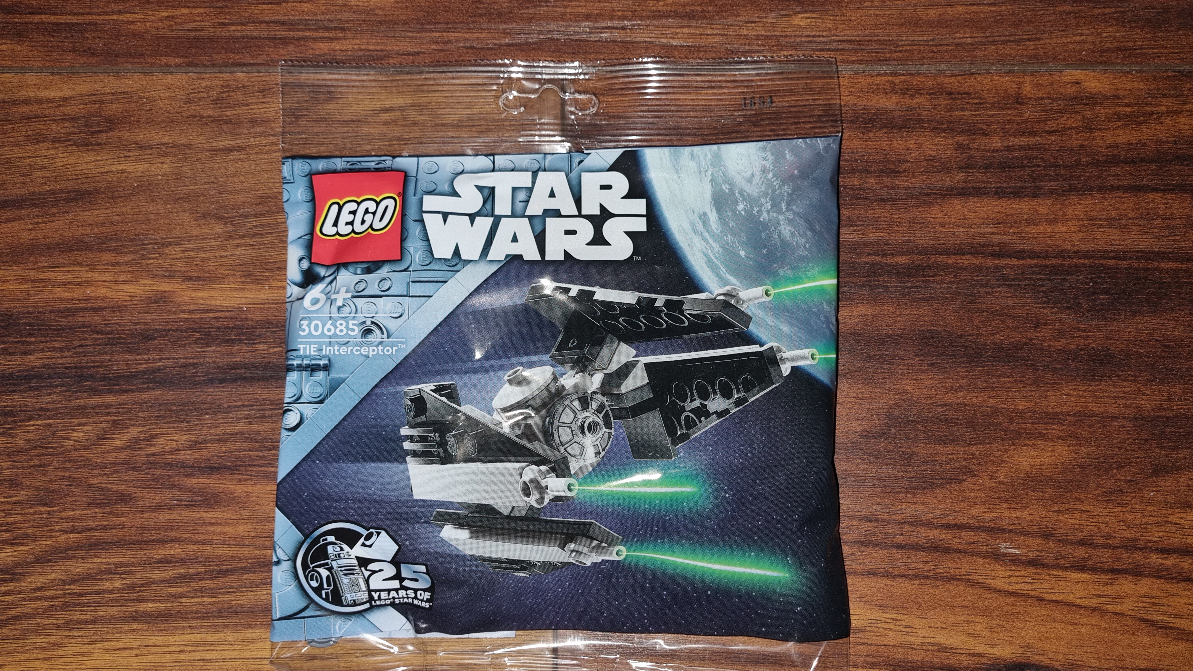 30685_TIE_Interceptor_-_Mini_polybag.jpg
