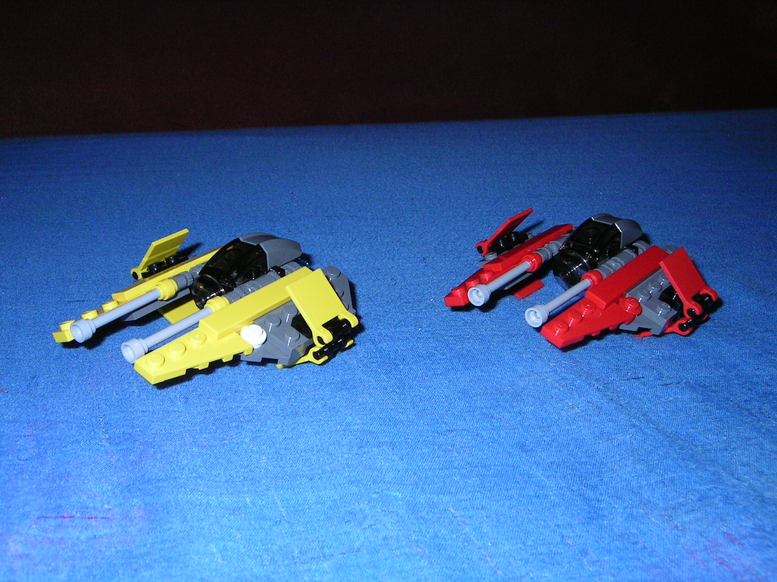 6966_mini_jedi_starfighter.jpg