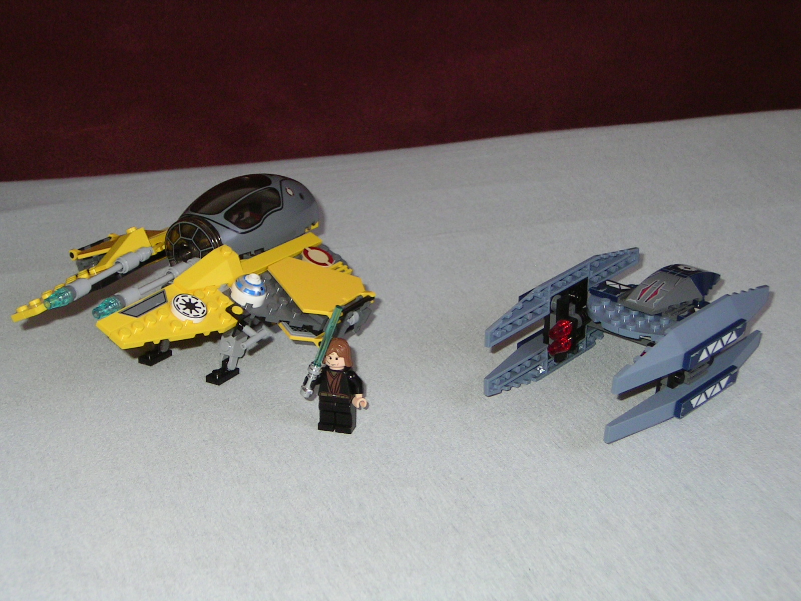 7256_jedi_starfighter_and_vulture_droid.jpg