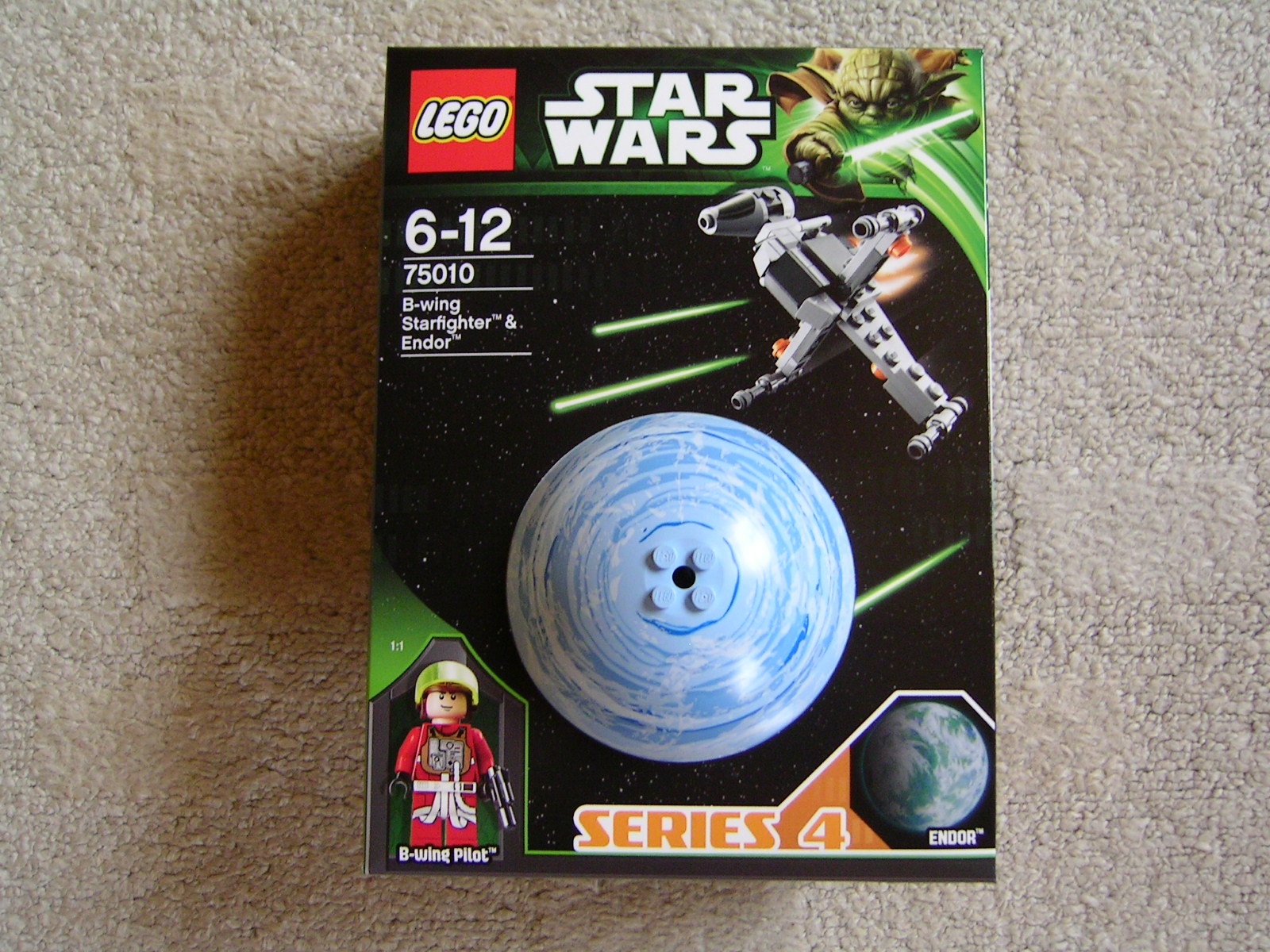 75010_b-wing_starfighter_and_planet_endor.jpg