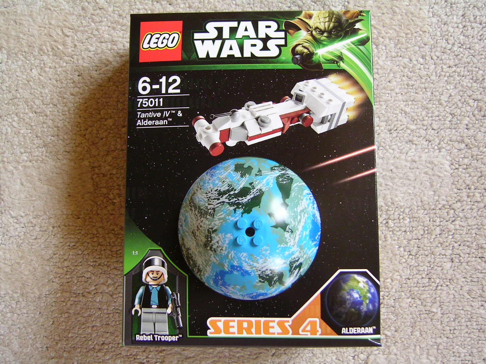 75011_tantive_iv_and_planet_alderaan.jpg