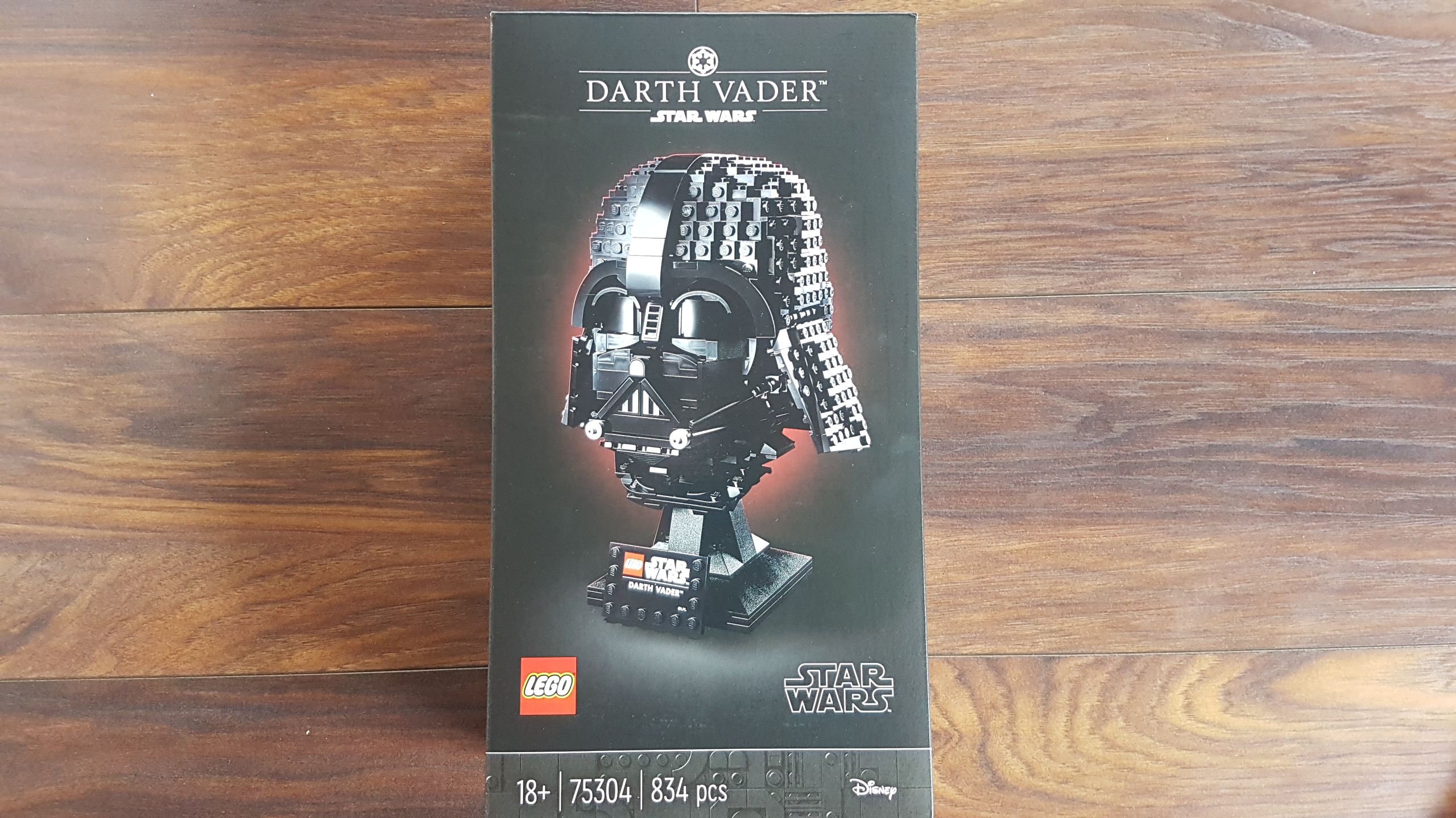 75304_darth_vader_helmet.jpg