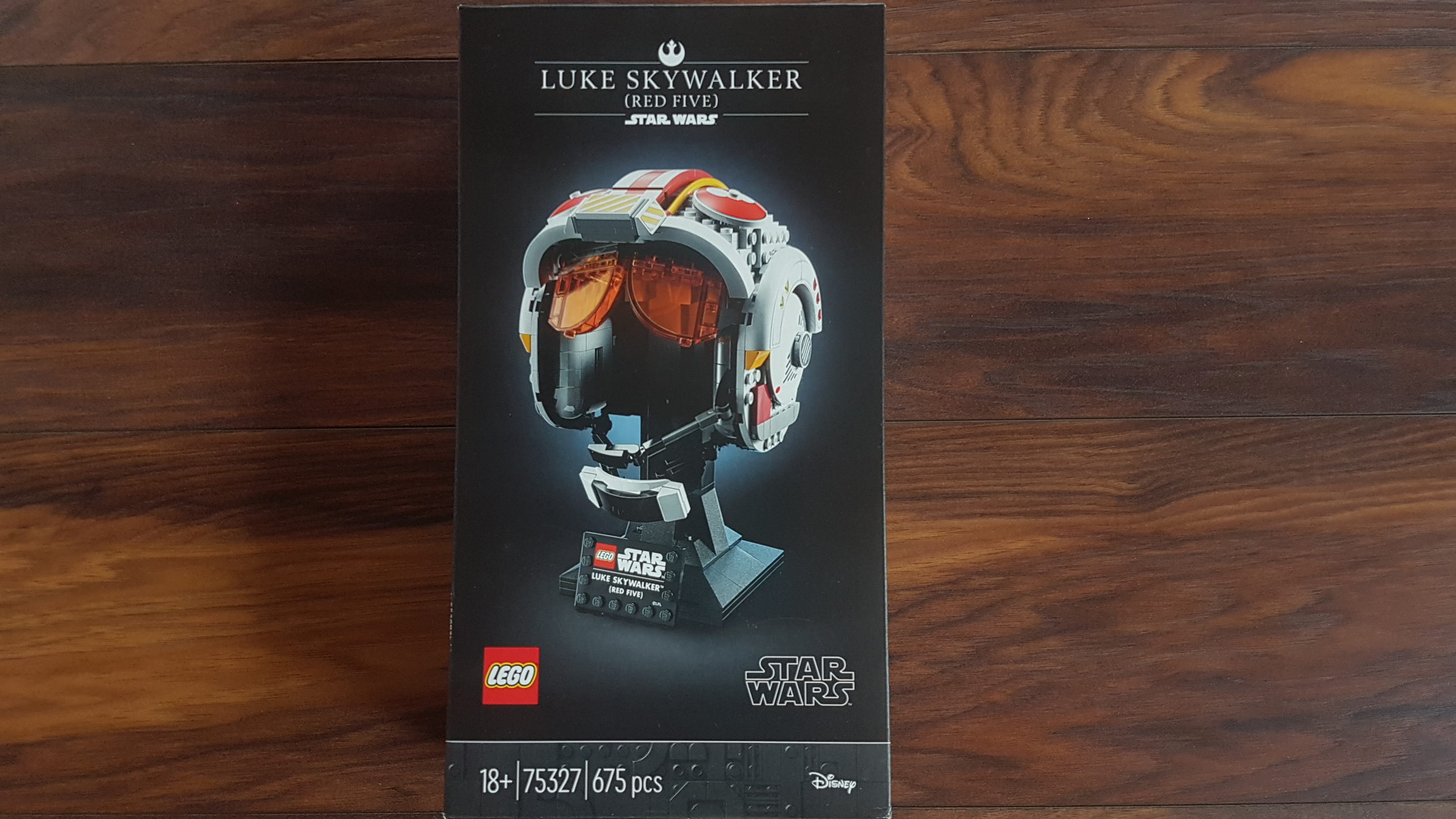 75327_luke_skywalker_red_five_helmet.jpg