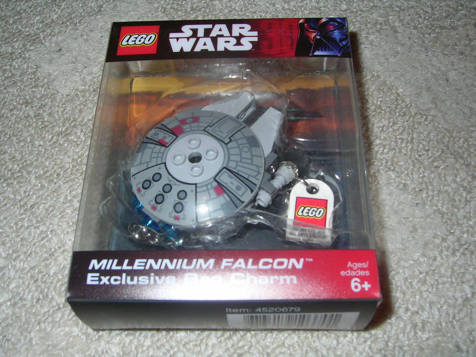 852113_millennium_falcon_bag_charm.jpg