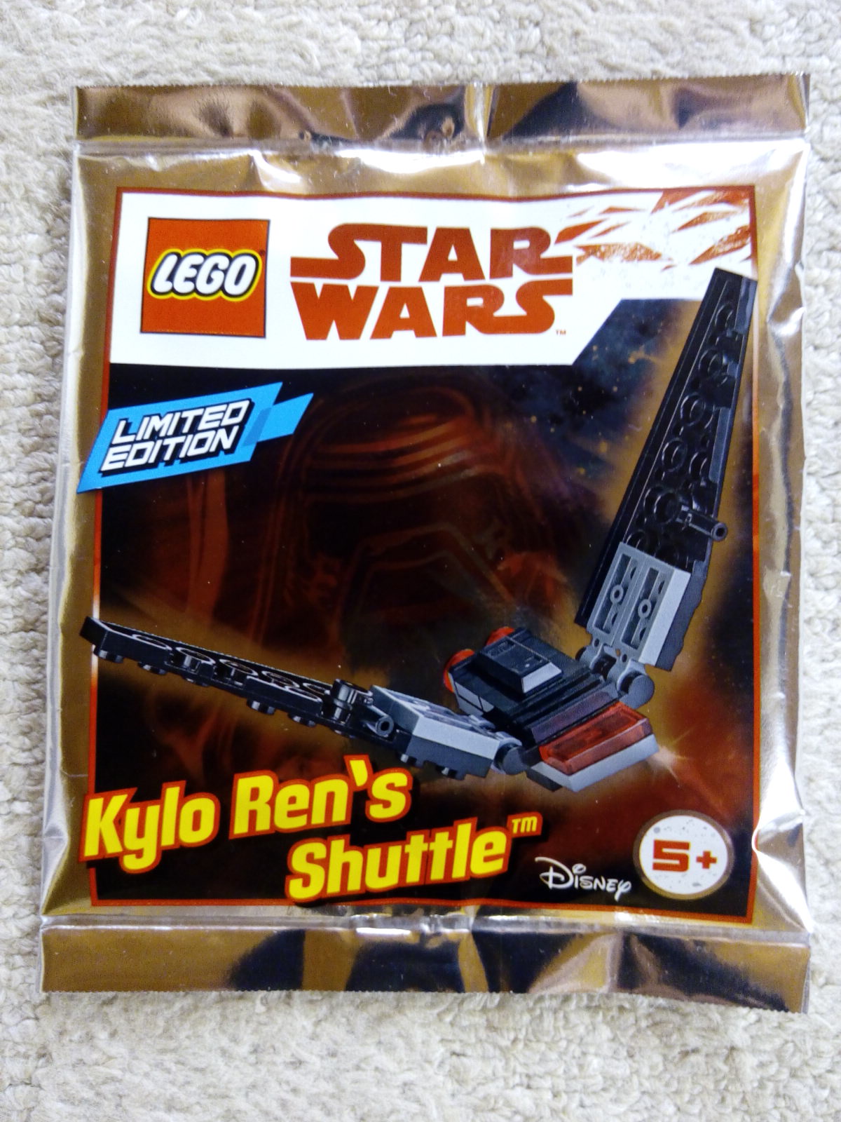 911831_kylo_rens_shuttle_foil_pack.jpg