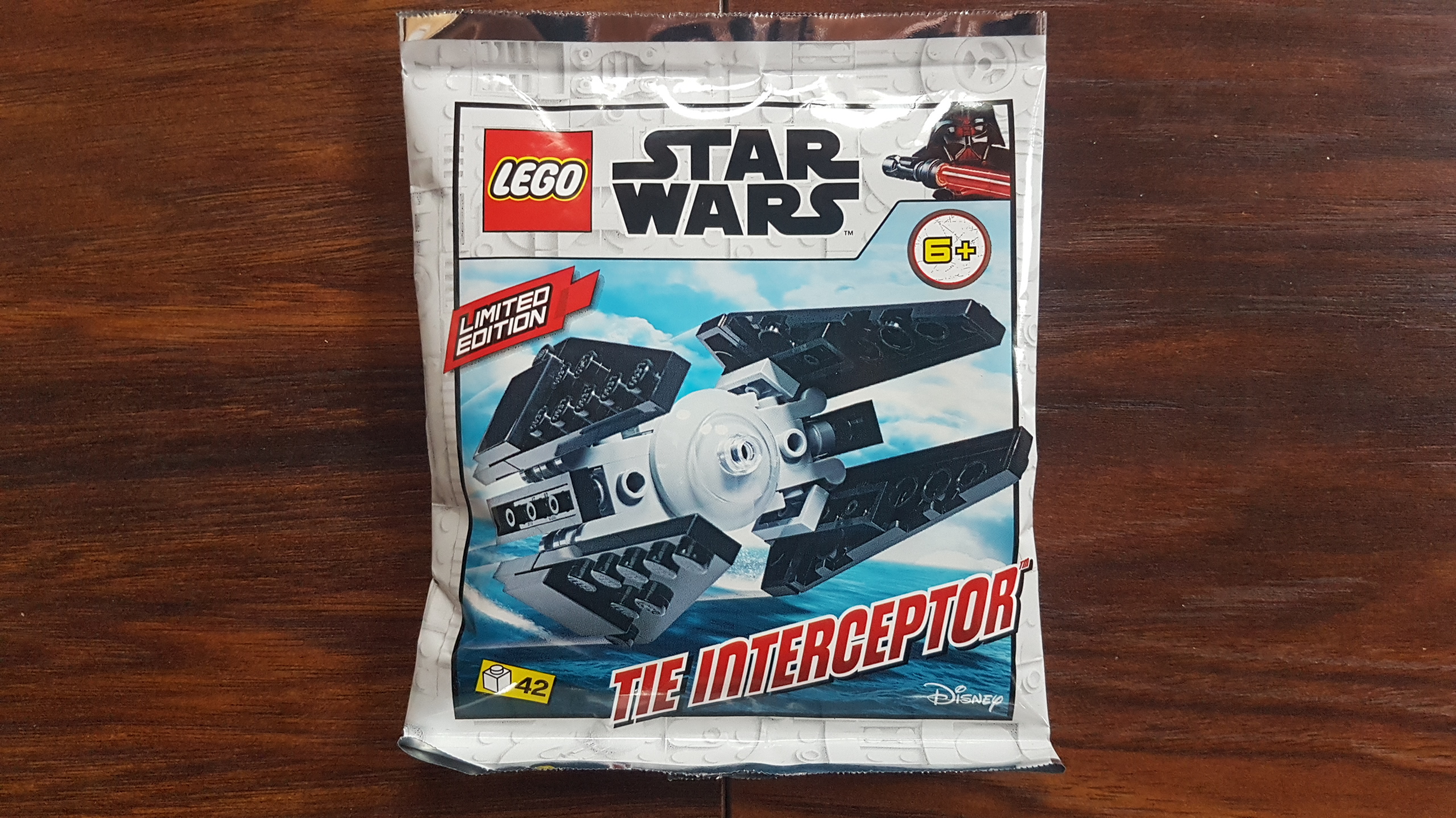 912067_tie_interceptor_foil_pack.jpg