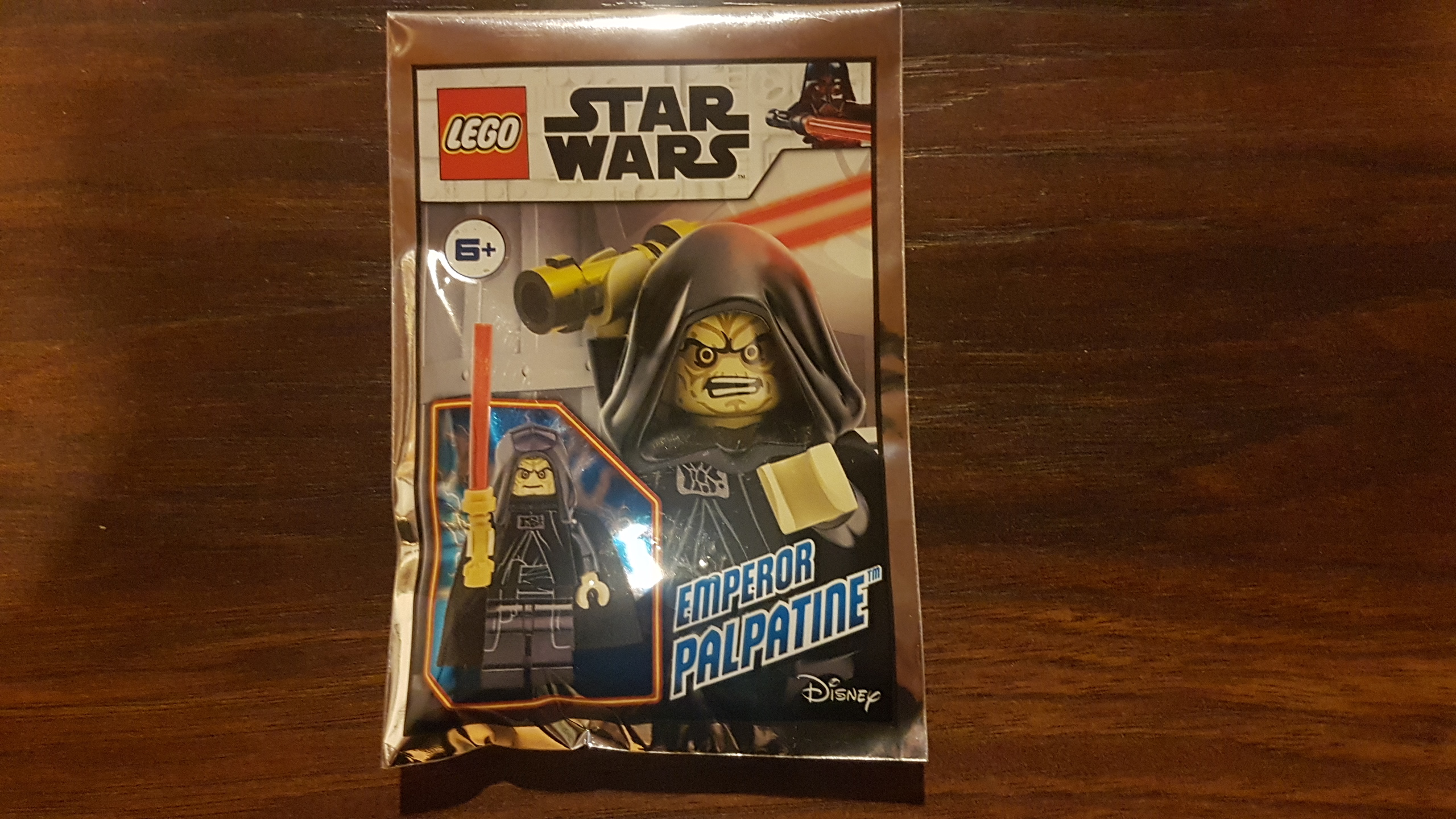 912169_emperor_palpatine_foil_pack.jpg
