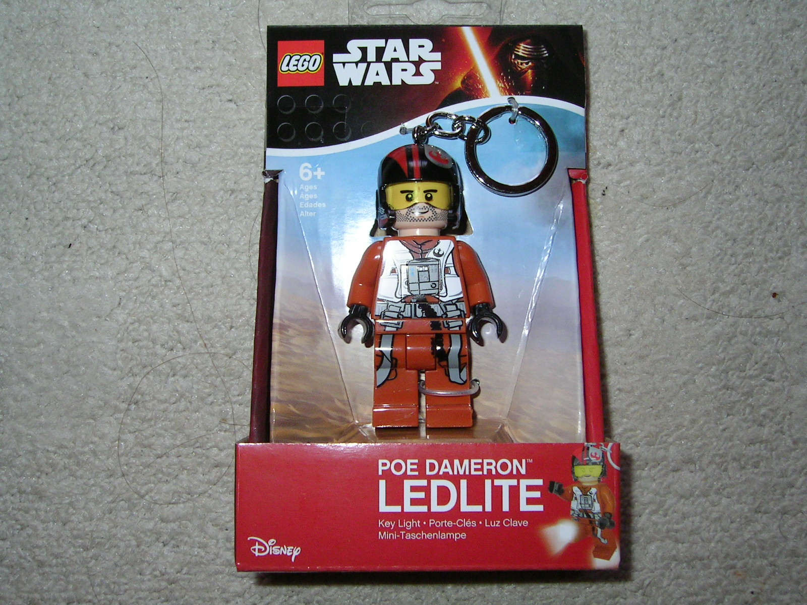 lgl_ke95_poe_dameron_light_key_chain.jpg