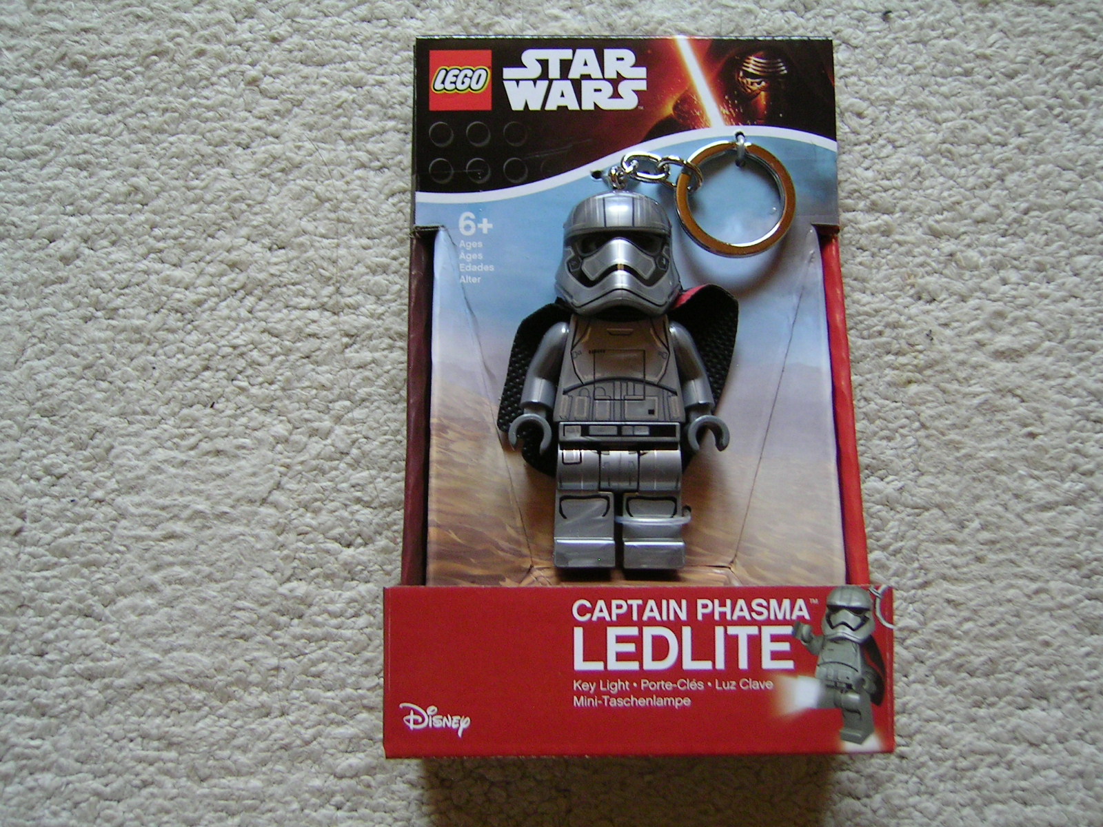 lgl_ke96_captain_phasma_light_key_chain.jpg