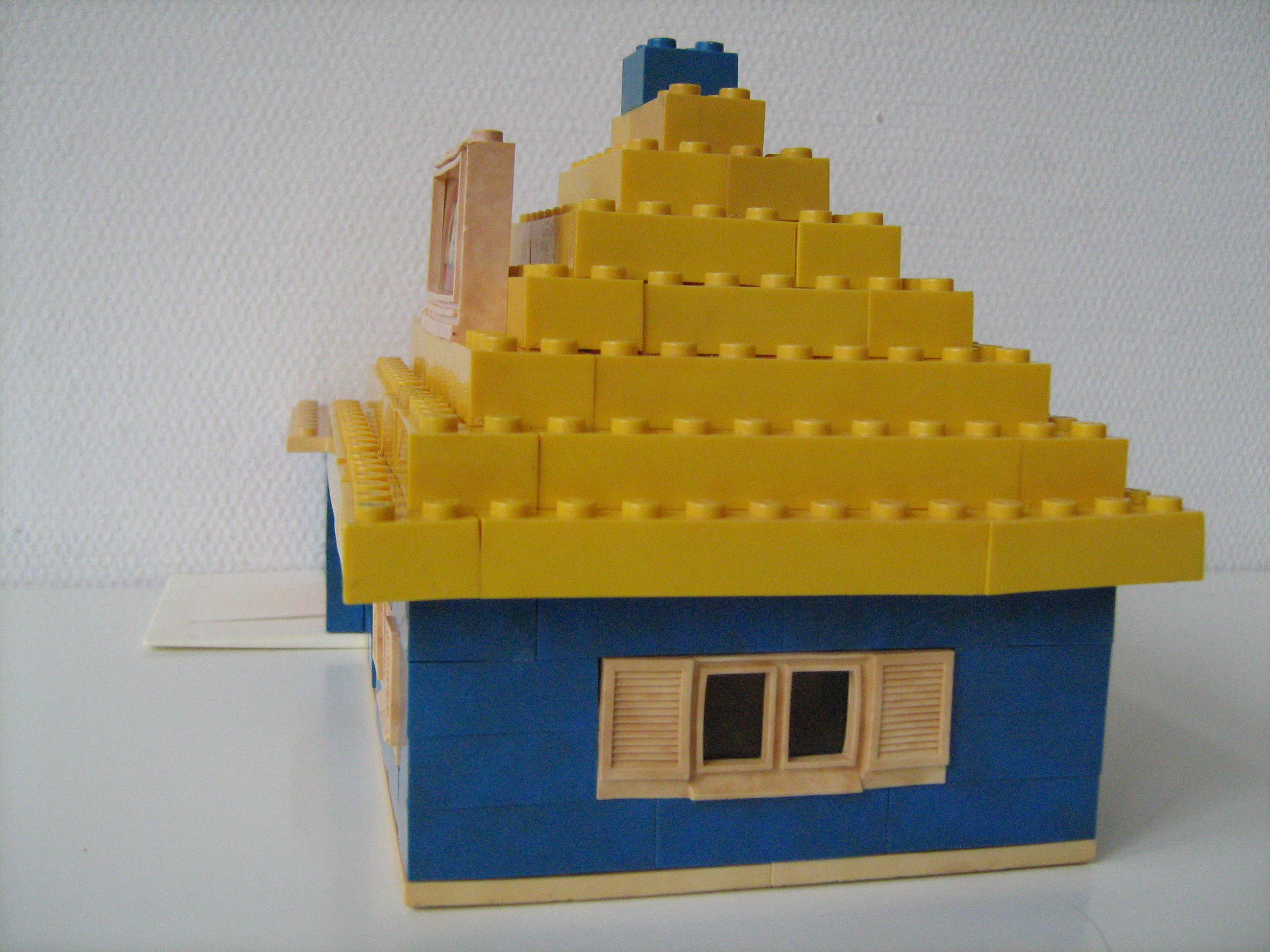 1958_house_w_garage_-_side_right.jpg