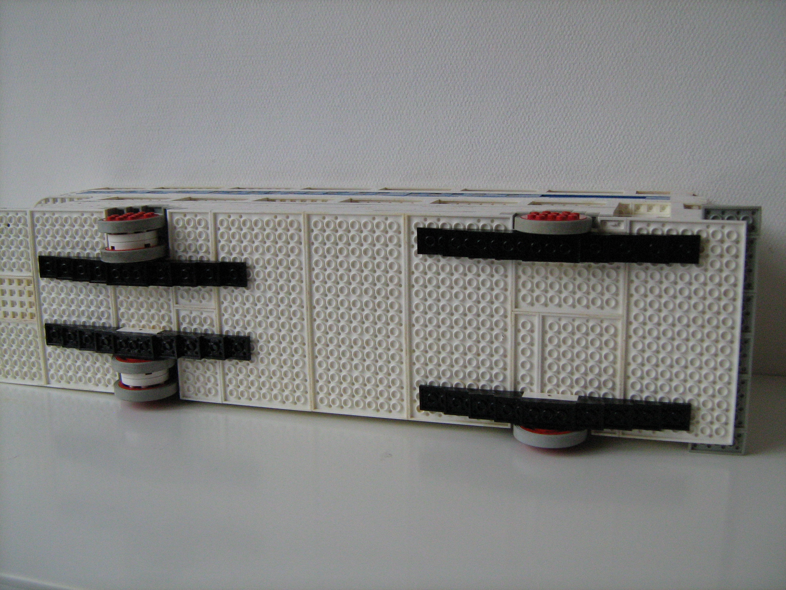 1963_berlin_bus_bottom.jpg
