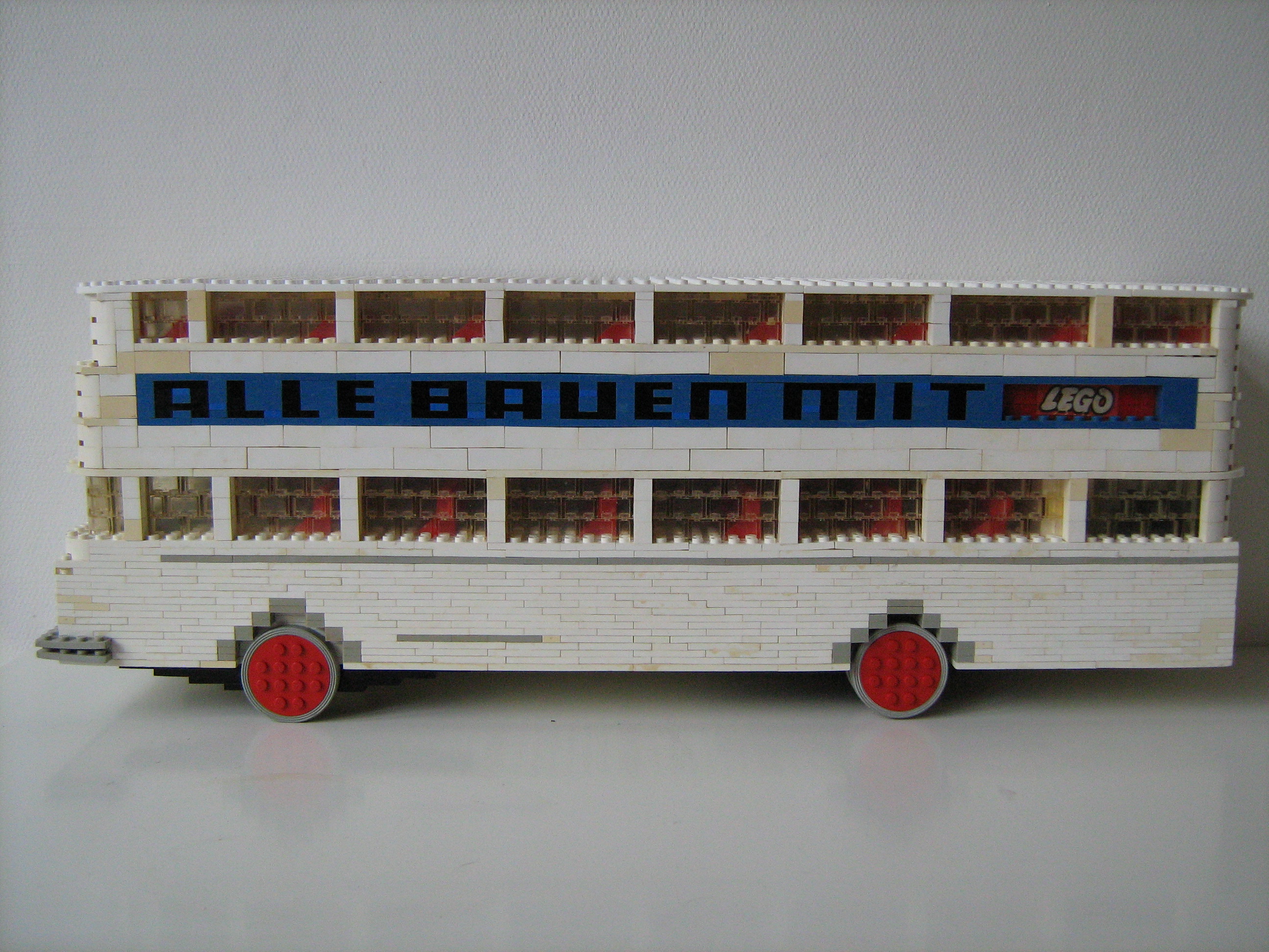 1963_berlin_bus_side.jpg
