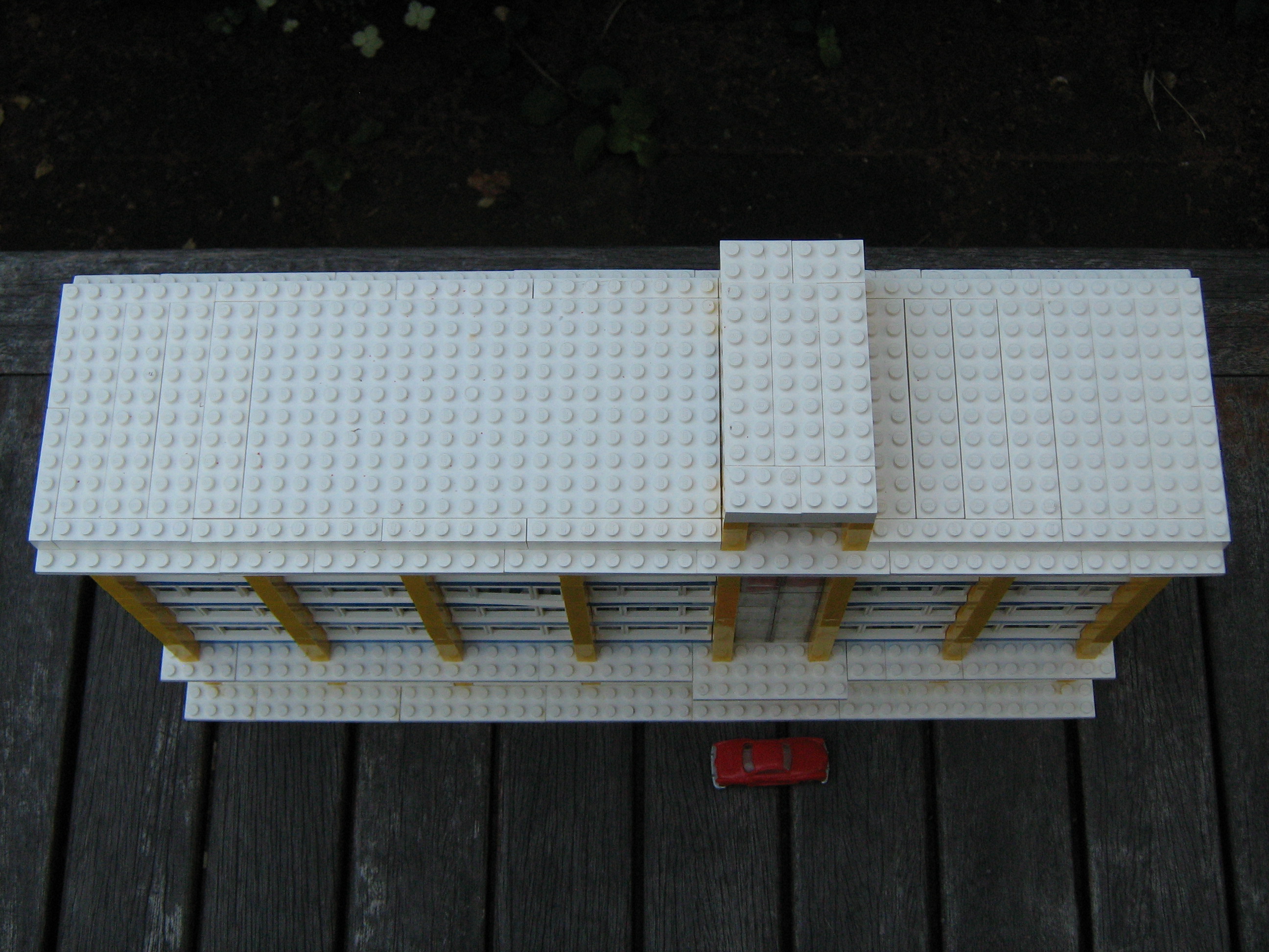 1963_usa_appartment_building_-_top.jpg