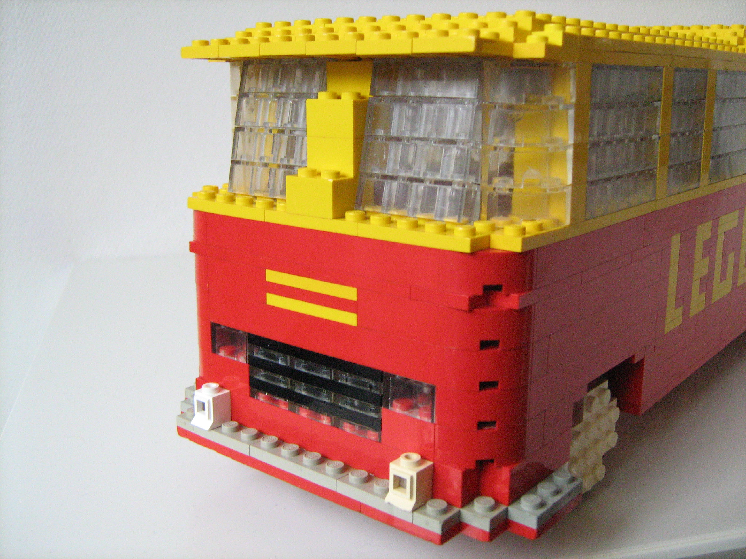 autobus__mid_sixties__front.jpg