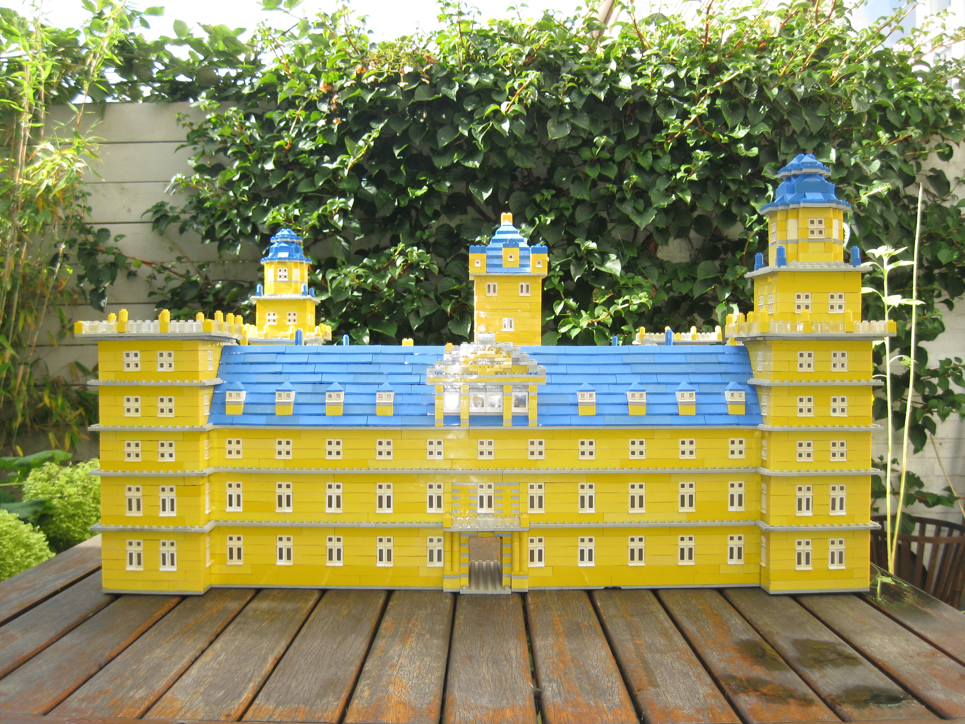 germany_johannisburg_castle_-_front.jpg