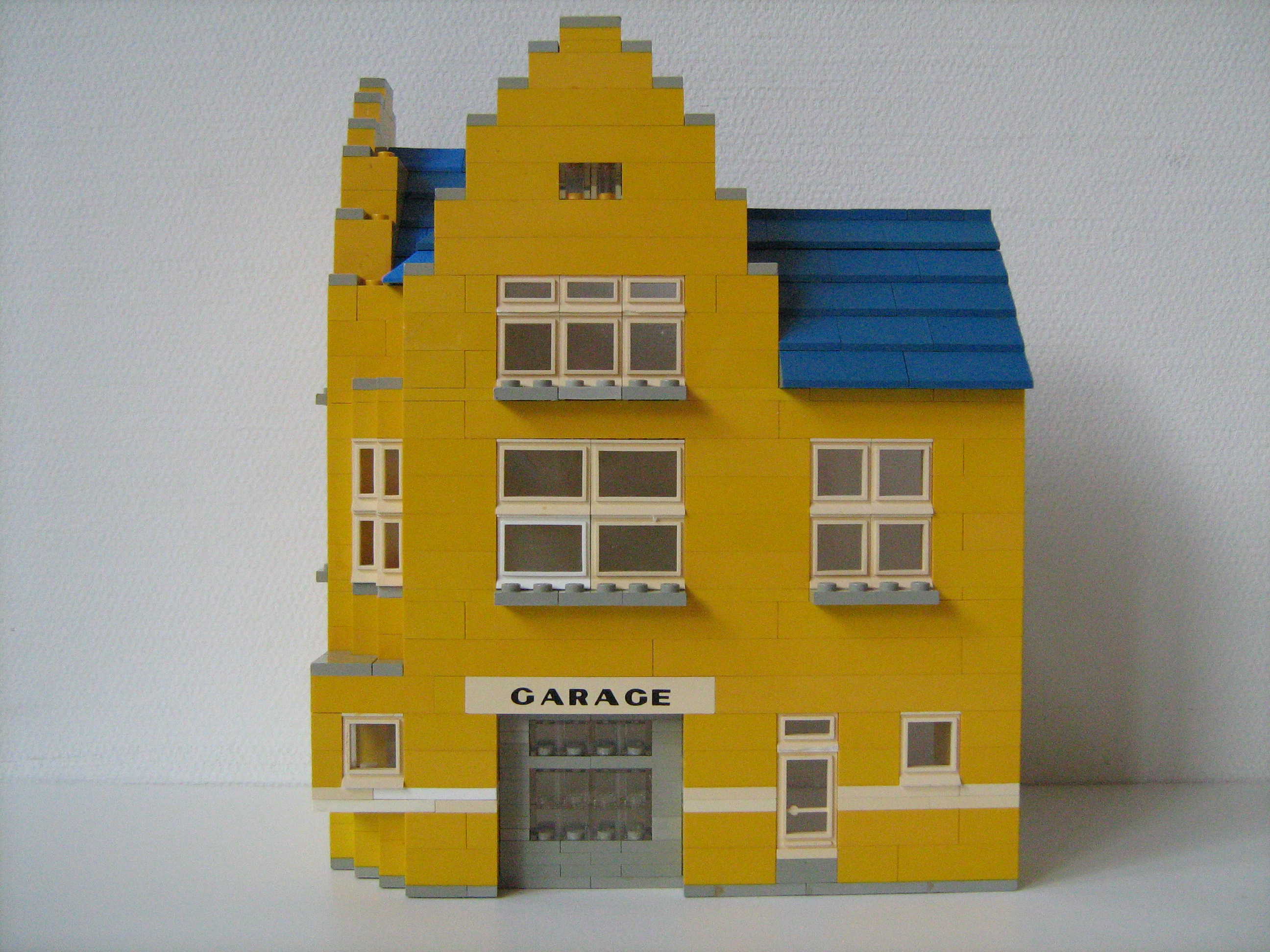 midsixties_french_garage_-_side.jpg
