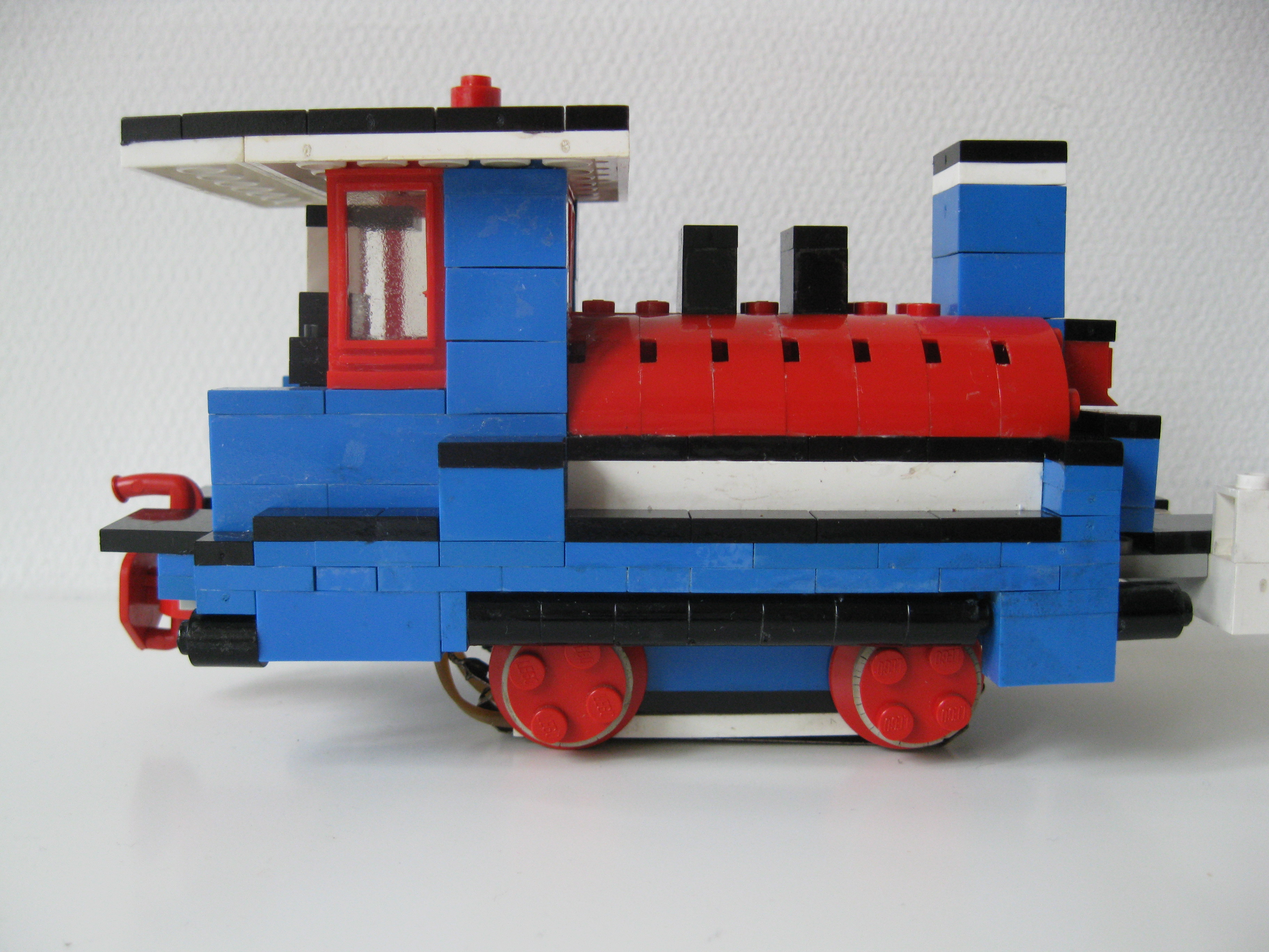 steam_locomotive_set_-_loc_-_side.jpg