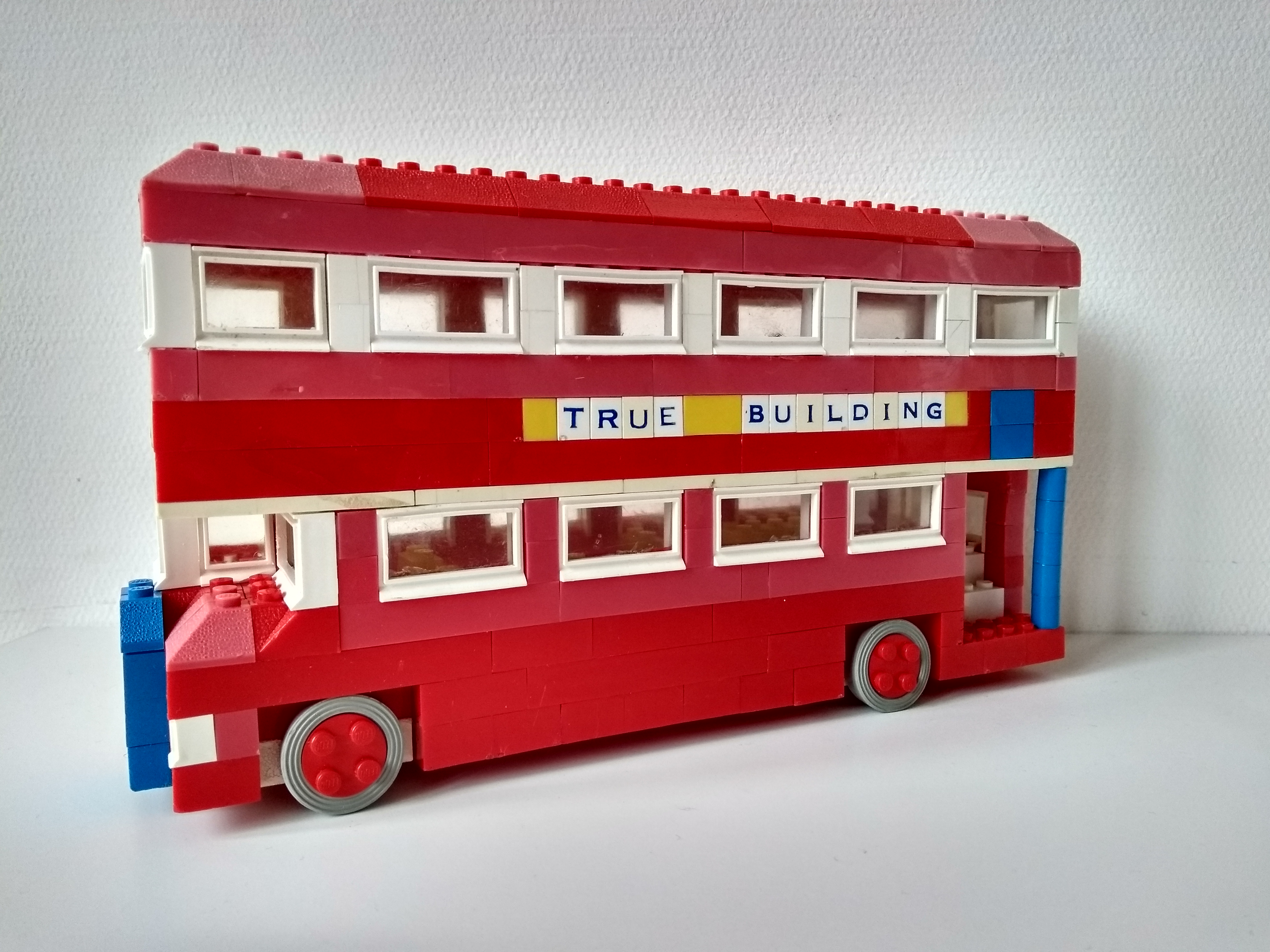 1963_uk_london_bus_side.jpg
