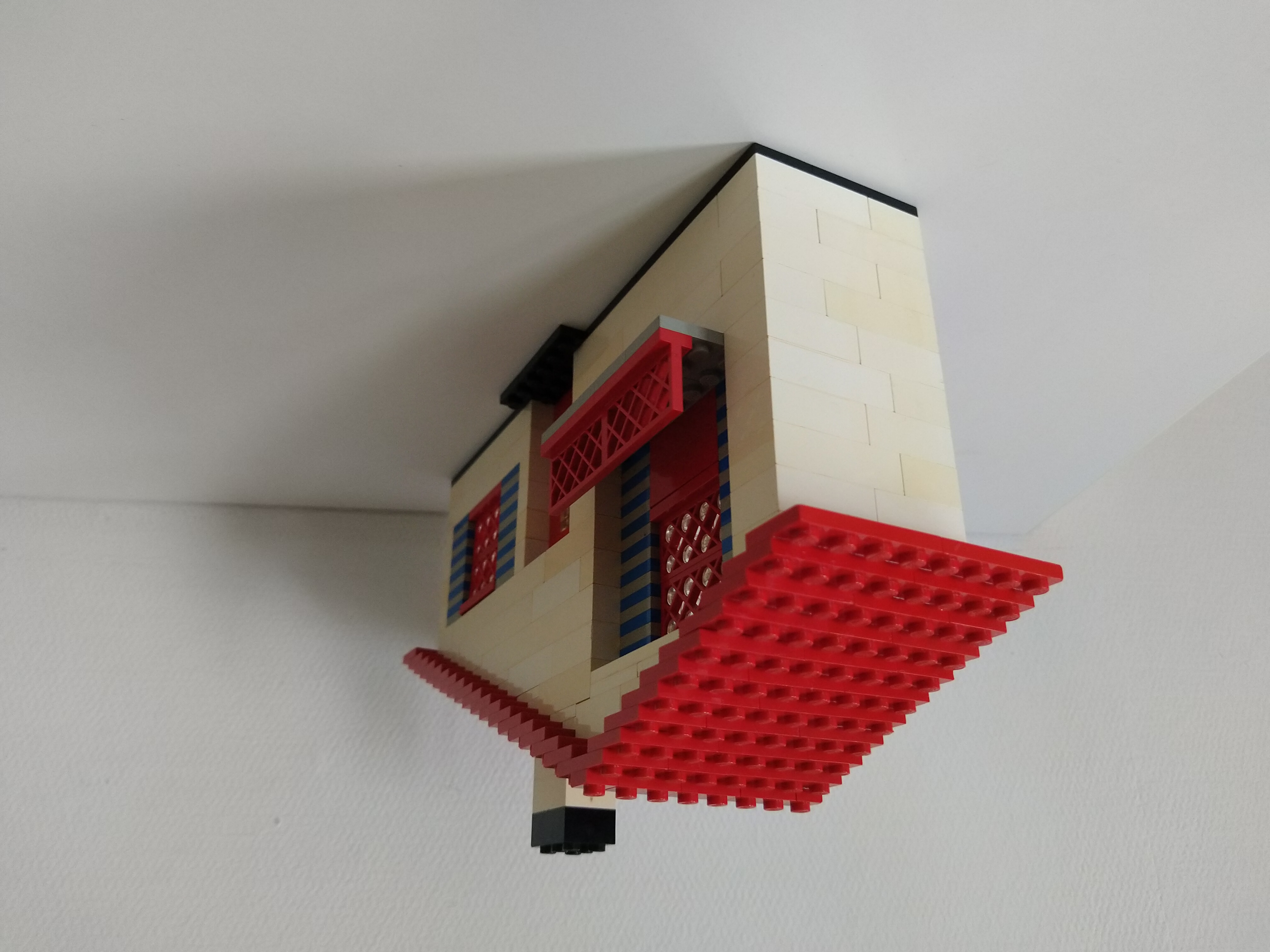 1967_facade_house_-_side.jpg