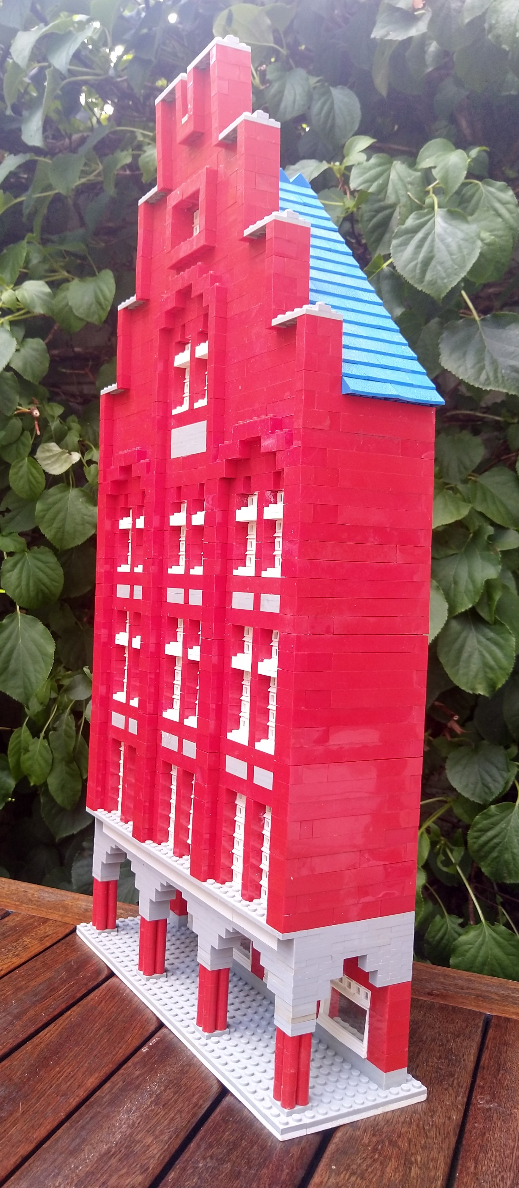 early_sixties_red_house_-_side.jpg