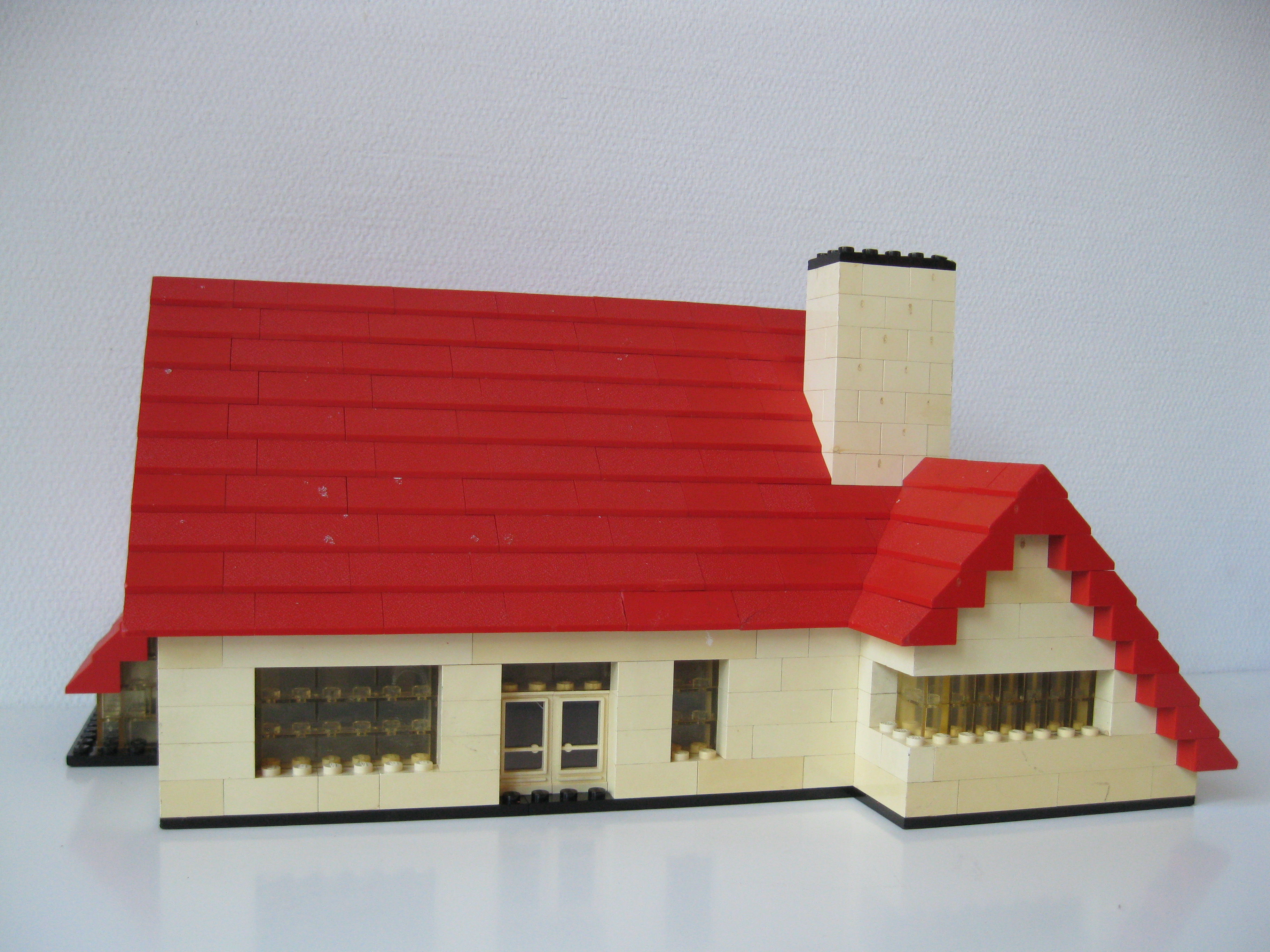 italian_bungalow_-_back_2.jpg